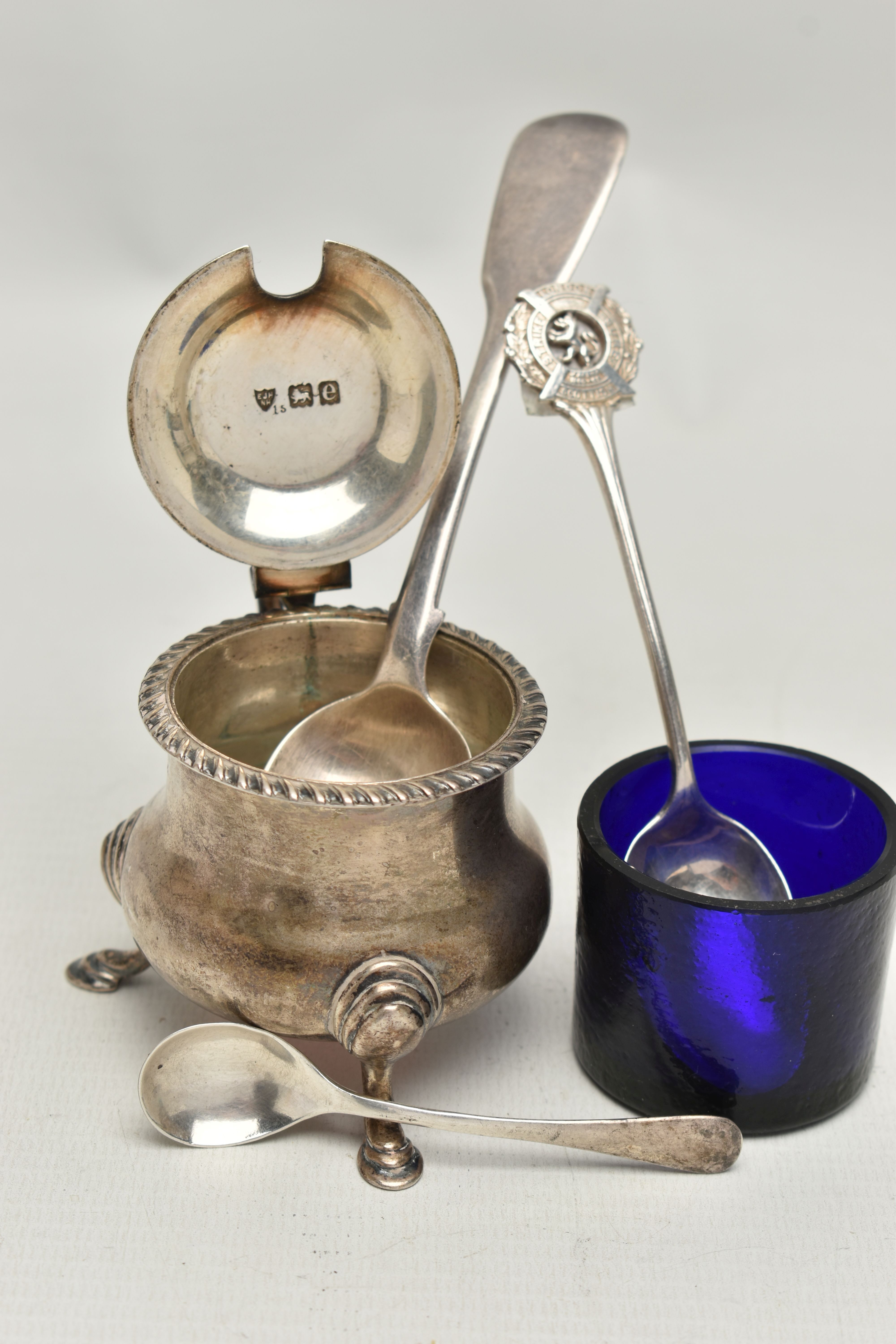 A LATE VICTORIAN SILVER MUSTARD POT AND TWO SILVER TEASPOONS, the silver mustard pot with three - Image 6 of 6