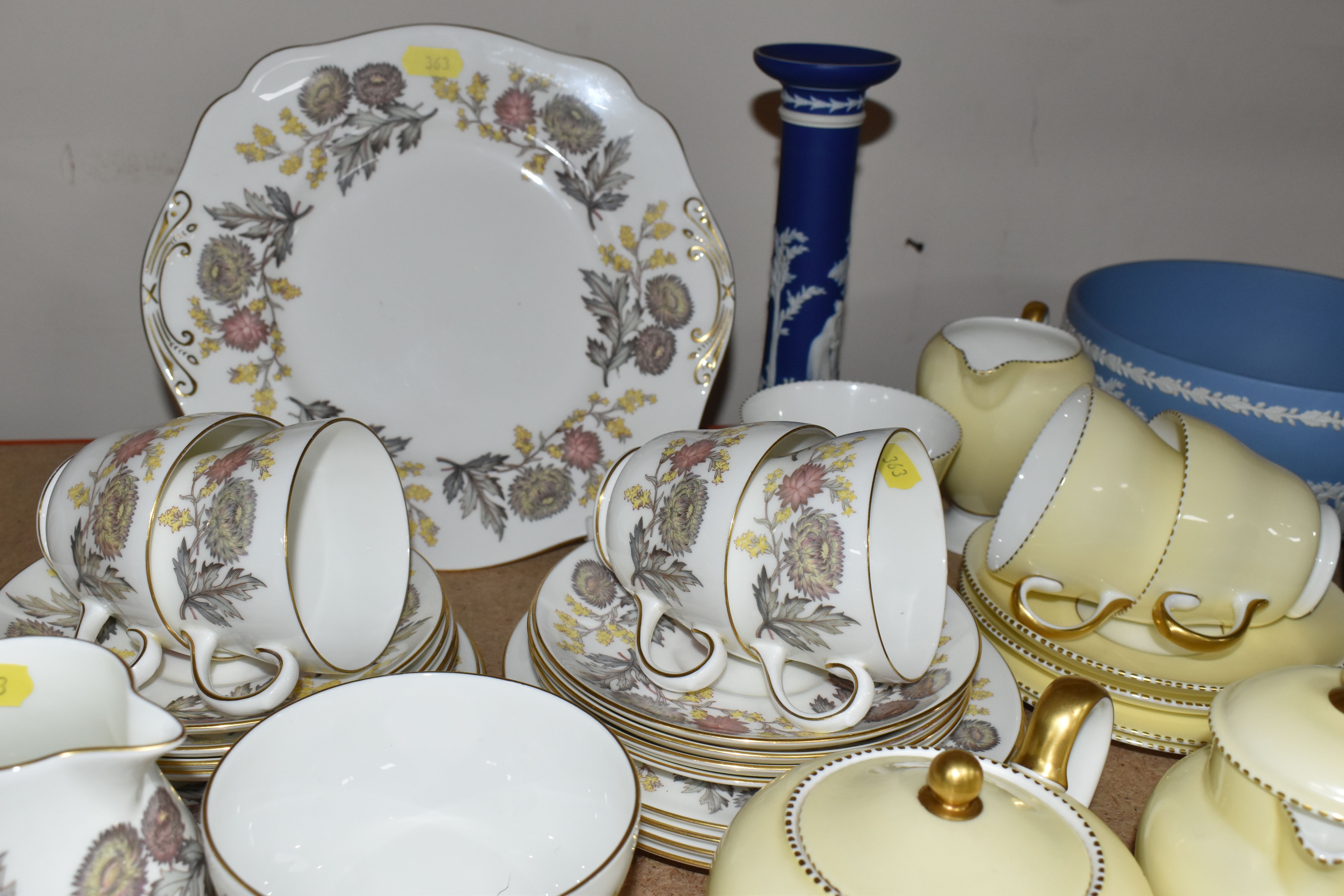 A GROUP OF WEDGWOOD TEA WARE AND BLUE JASPERWARE, comprising a 'Lichfield' pattern W4156 tea set - Image 3 of 6