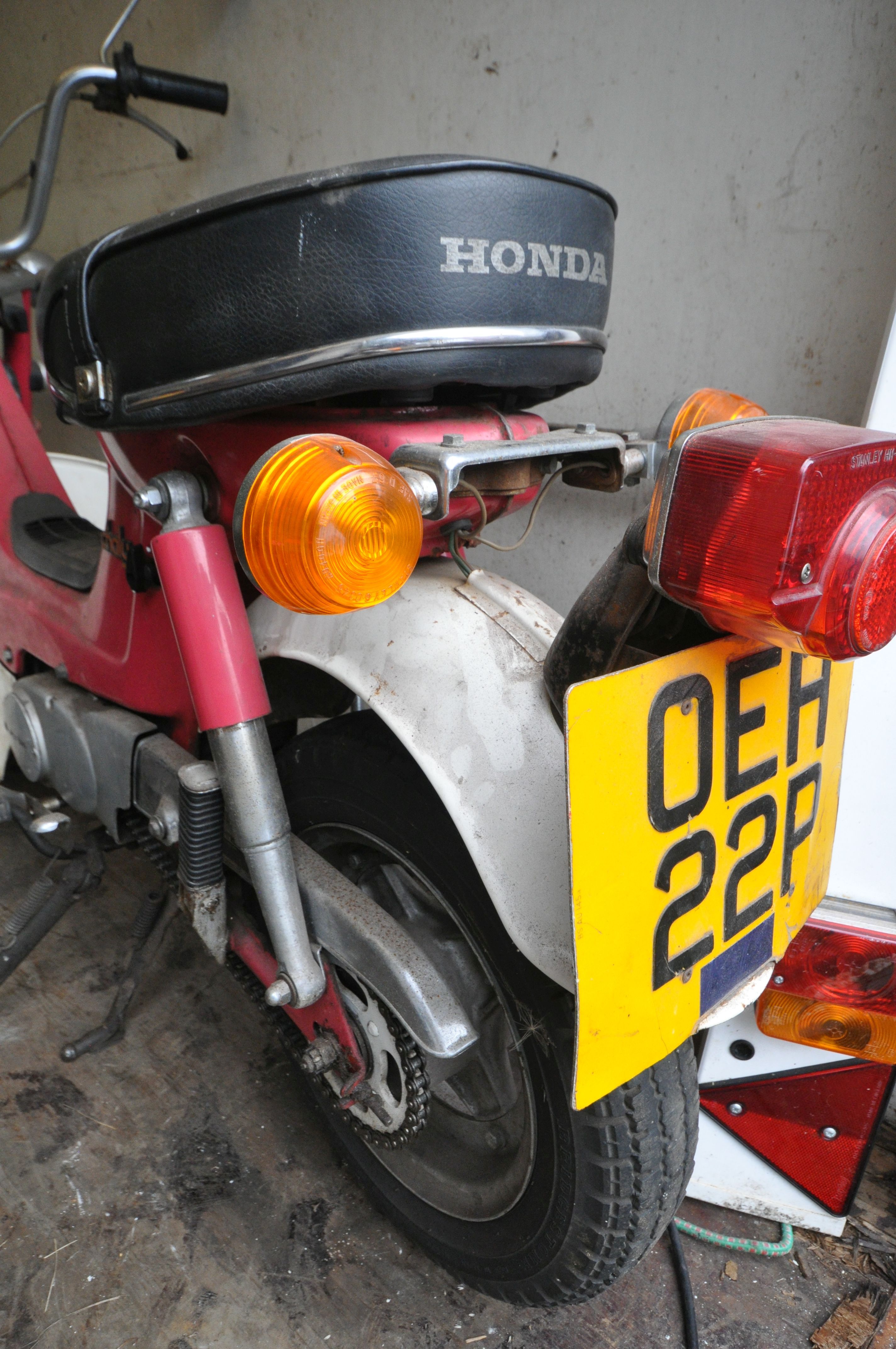 A 1976 HONDA CHALY - OEH 22P - This moped registered in June 1976, it has a 72cc petrol engine, No - Image 5 of 18