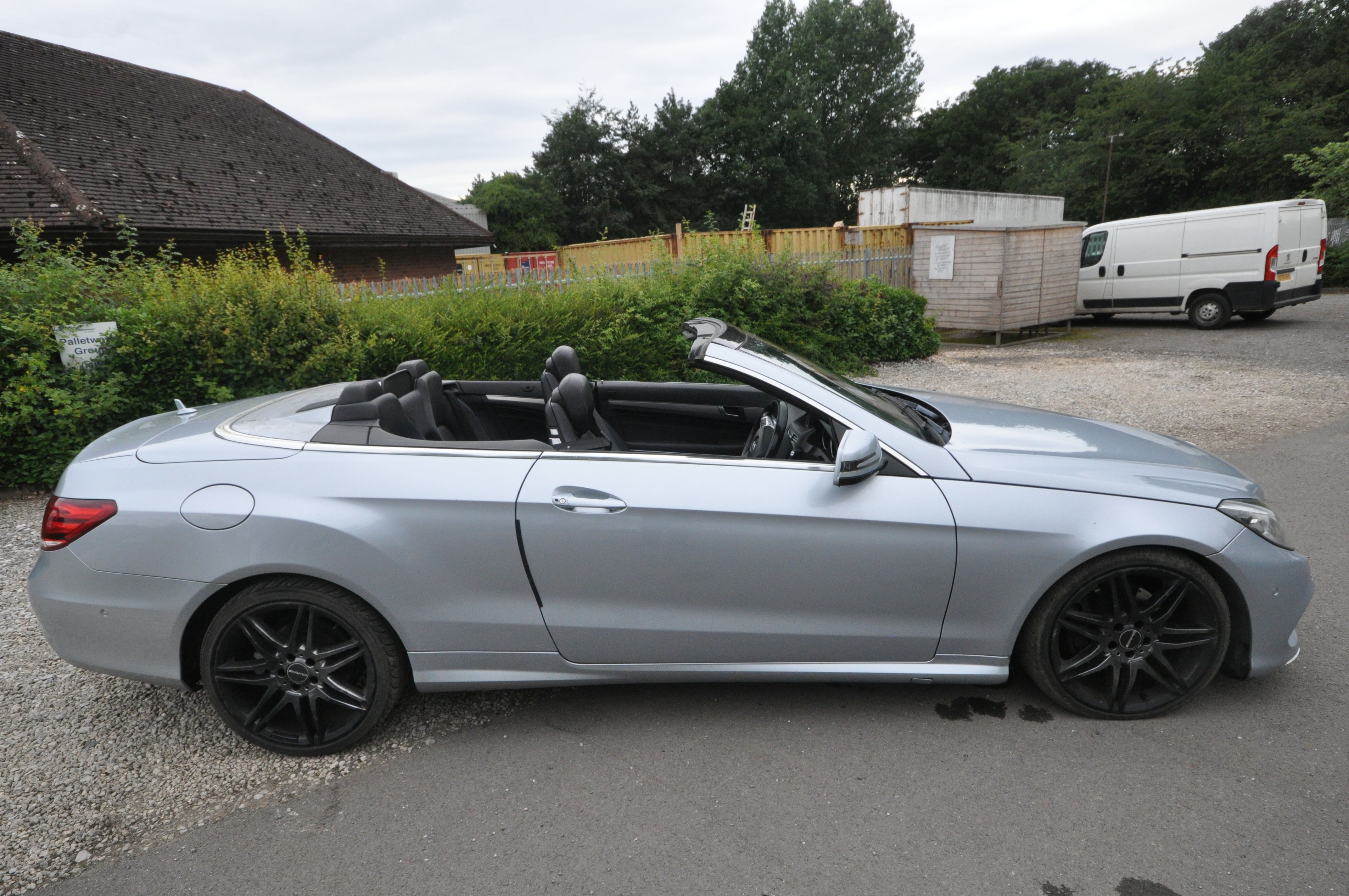 A 2014 Mercedes E350 AMG SPORT BLUETEC CABRIOLET - WJZ 6629 - This vehicle was first registered in - Image 8 of 13