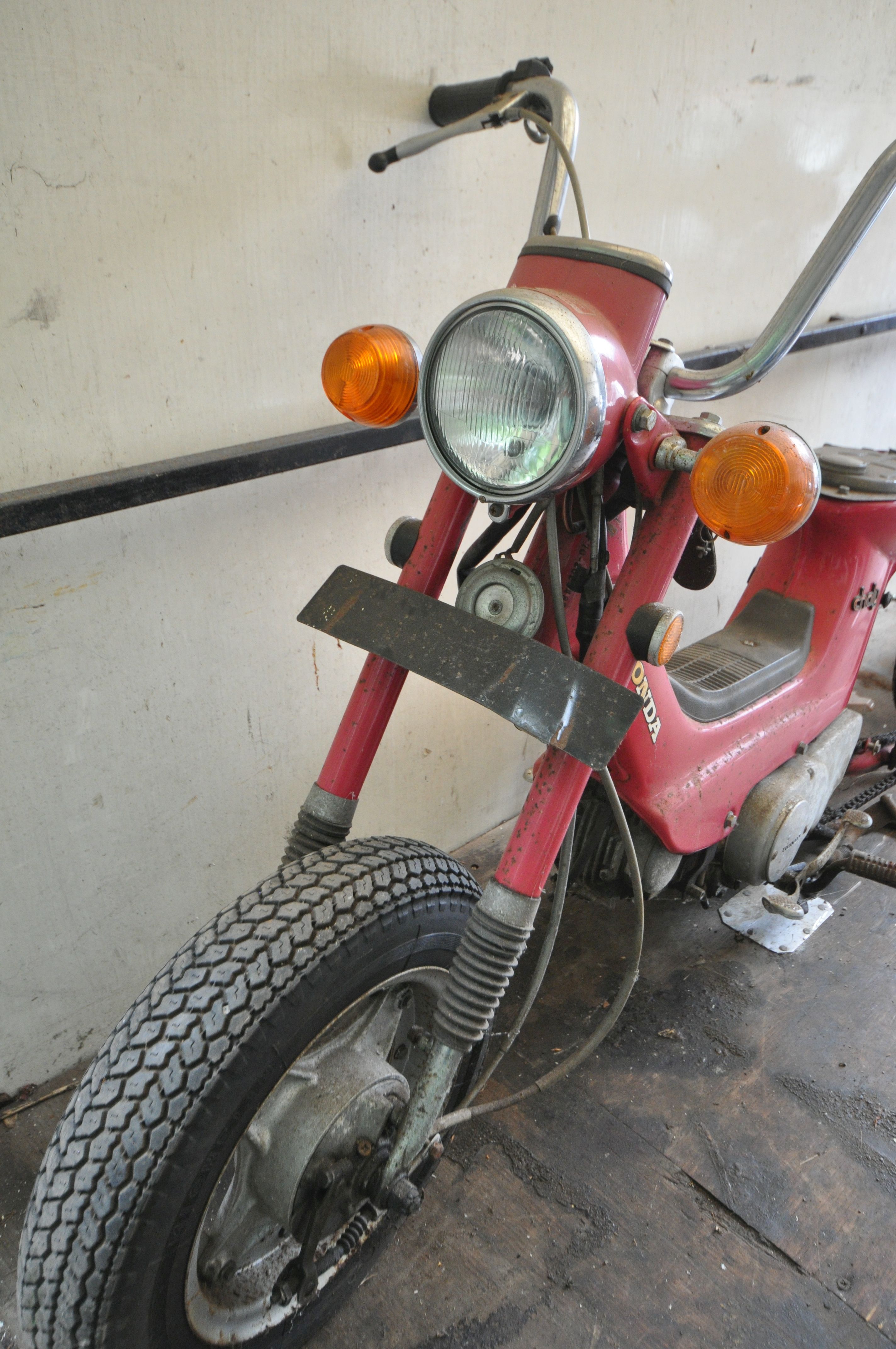 A 1976 HONDA CHALY - OEH 22P - This moped registered in June 1976, it has a 72cc petrol engine, No - Image 14 of 18