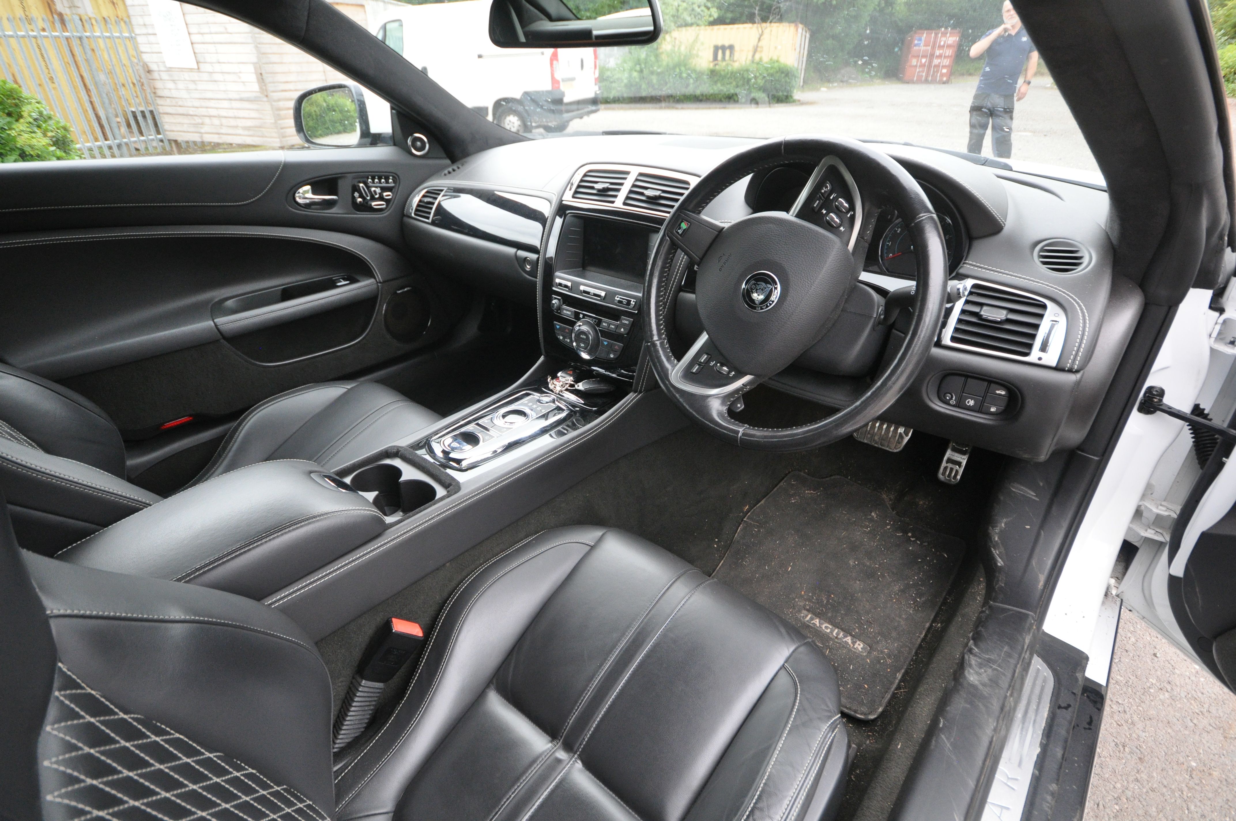 A 2014 JAGUAR XK DYNAMIC R AUTO COUPE - OW14 DUV - This vehicle was first registered in July 2014. A - Image 6 of 11