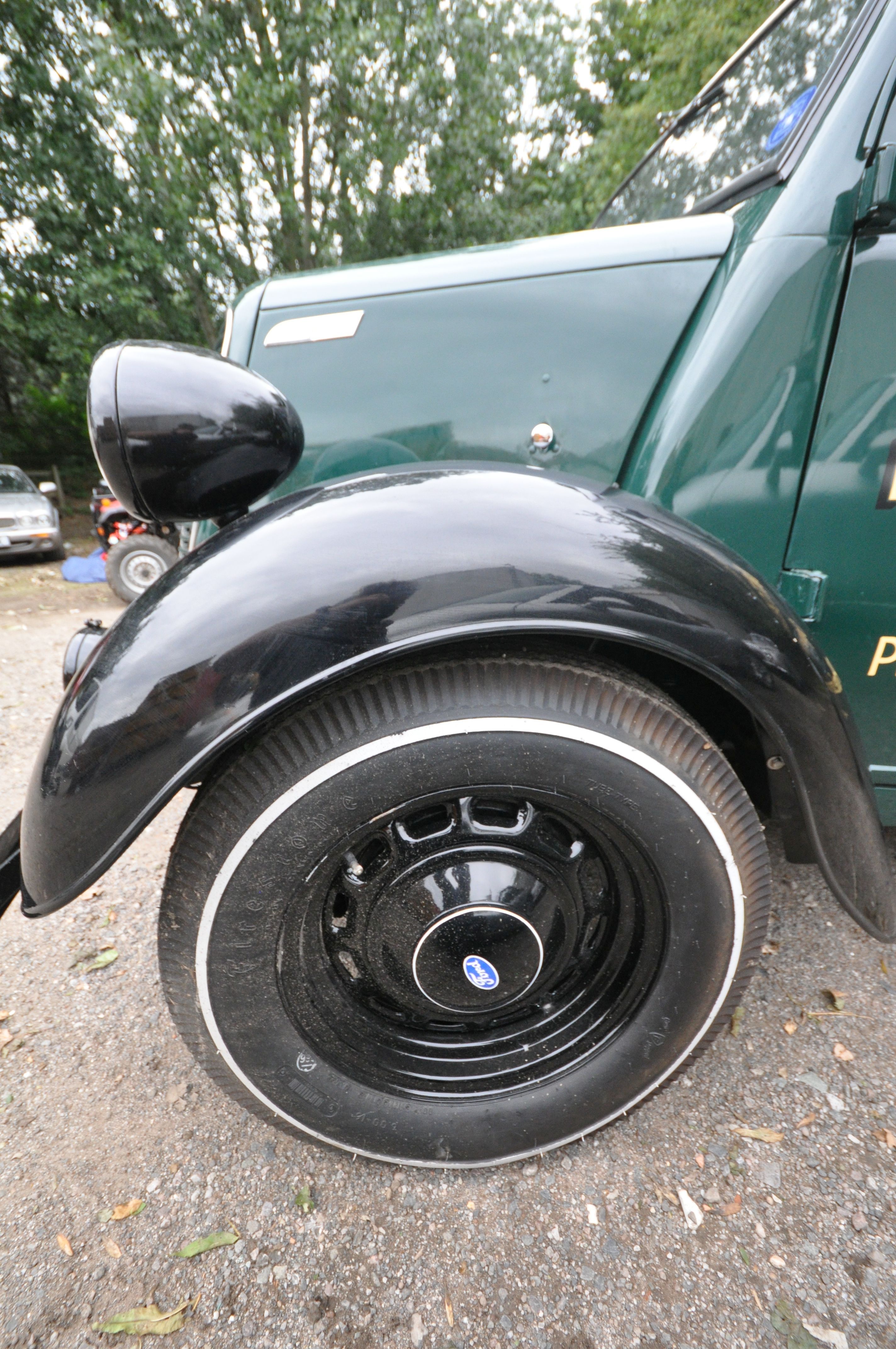 A 1955 FORD-FORDSON THAMES E83W STEEL BACK PICKUP - RNY 935 - This vehicle was first registered in - Image 11 of 13