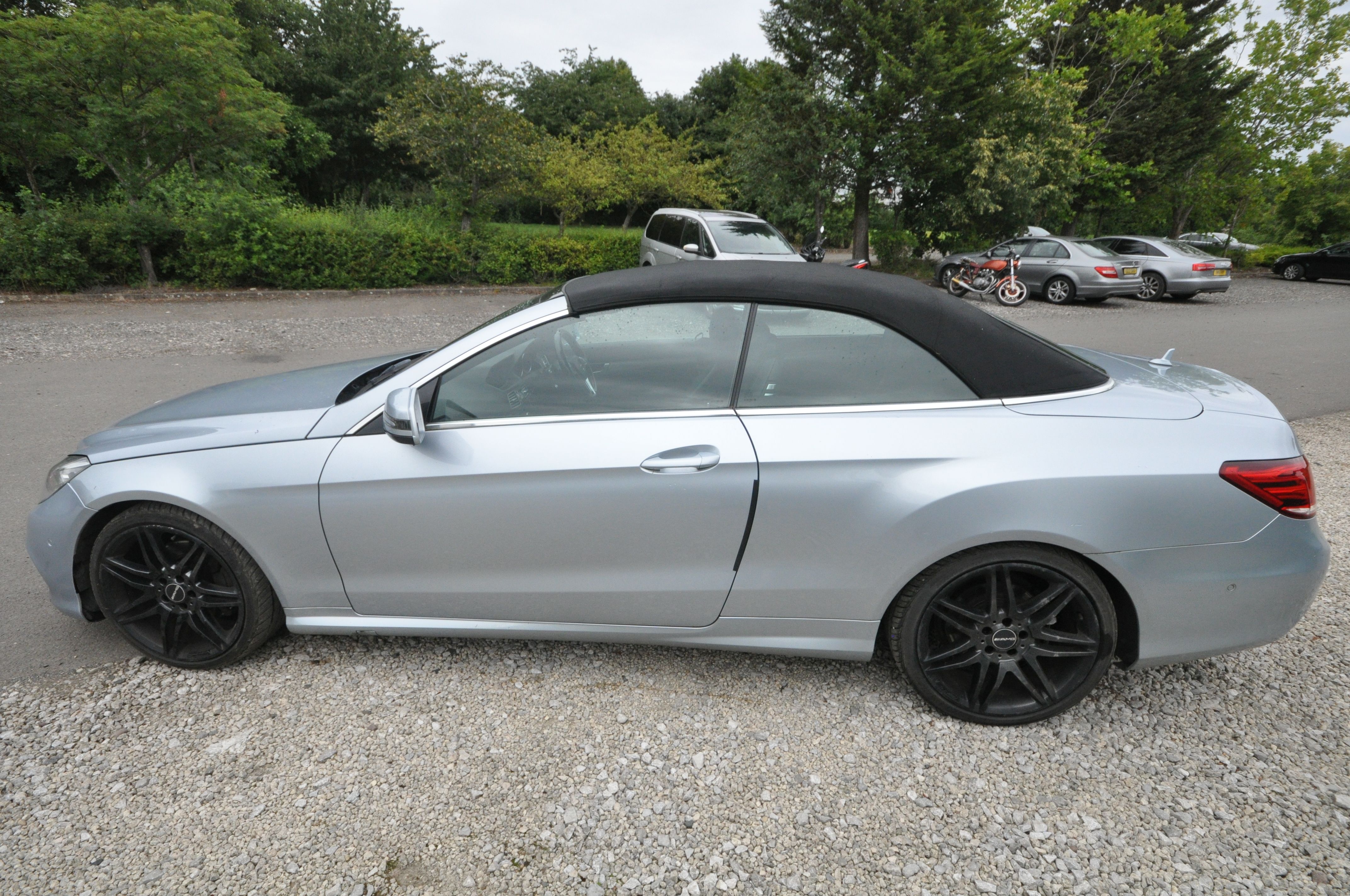 A 2014 Mercedes E350 AMG SPORT BLUETEC CABRIOLET - WJZ 6629 - This vehicle was first registered in - Image 5 of 13