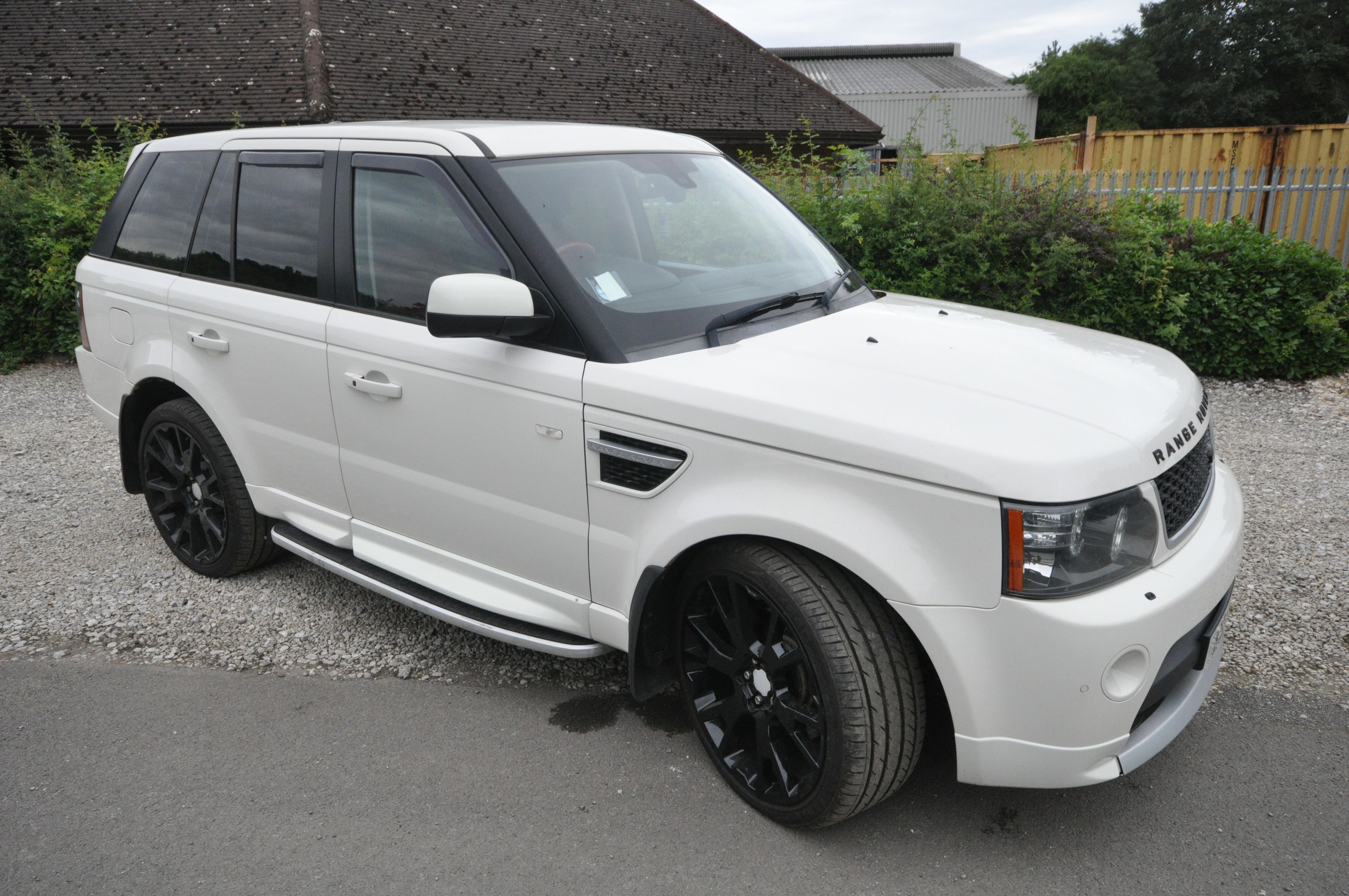 A 2010 RANGE ROVER SPORT - K9 OBP - This Range Rover Sport 3.6 TDV8 Autobiography Sport with