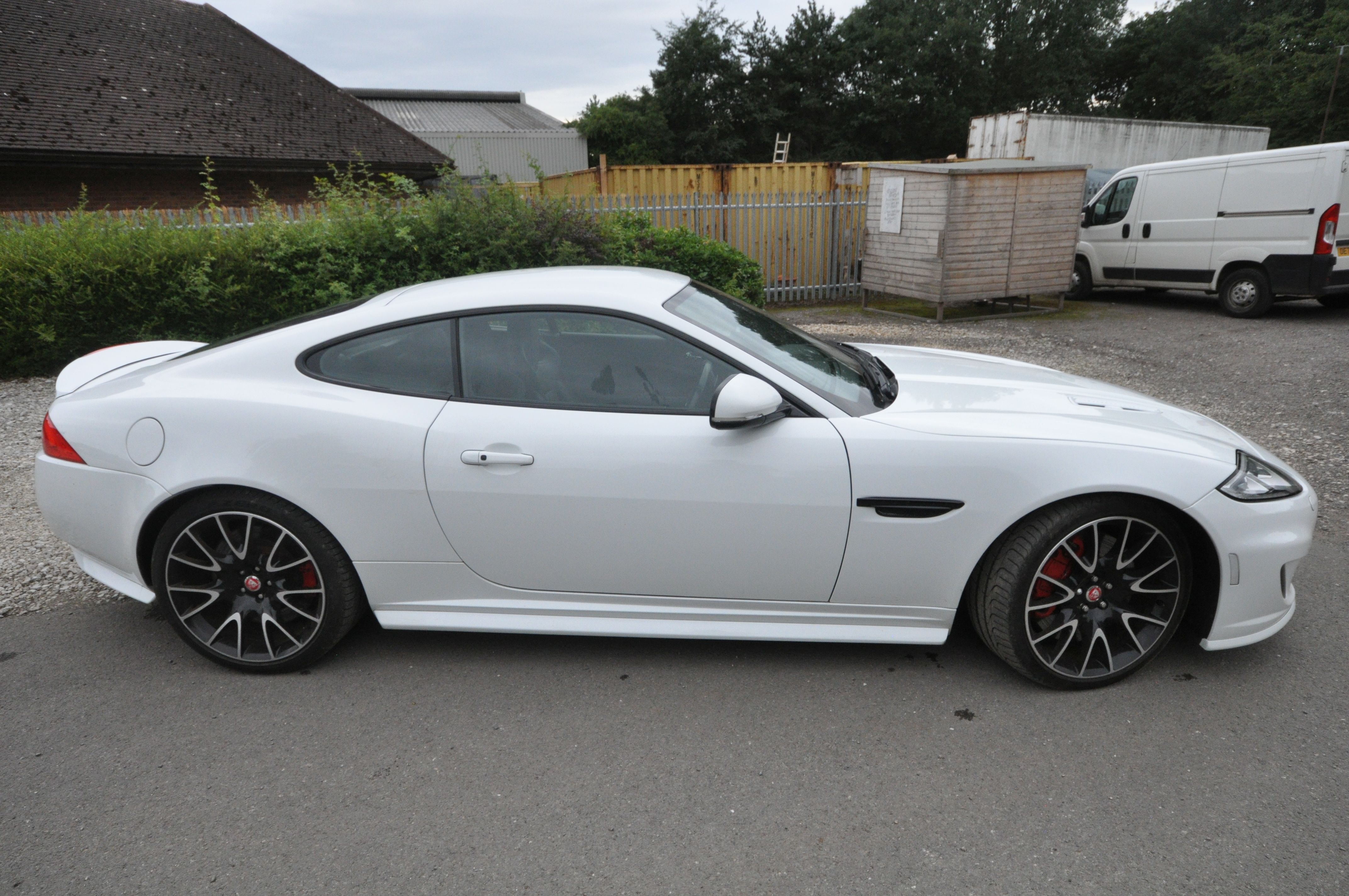 A 2014 JAGUAR XK DYNAMIC R AUTO COUPE - OW14 DUV - This vehicle was first registered in July 2014. A - Image 3 of 11