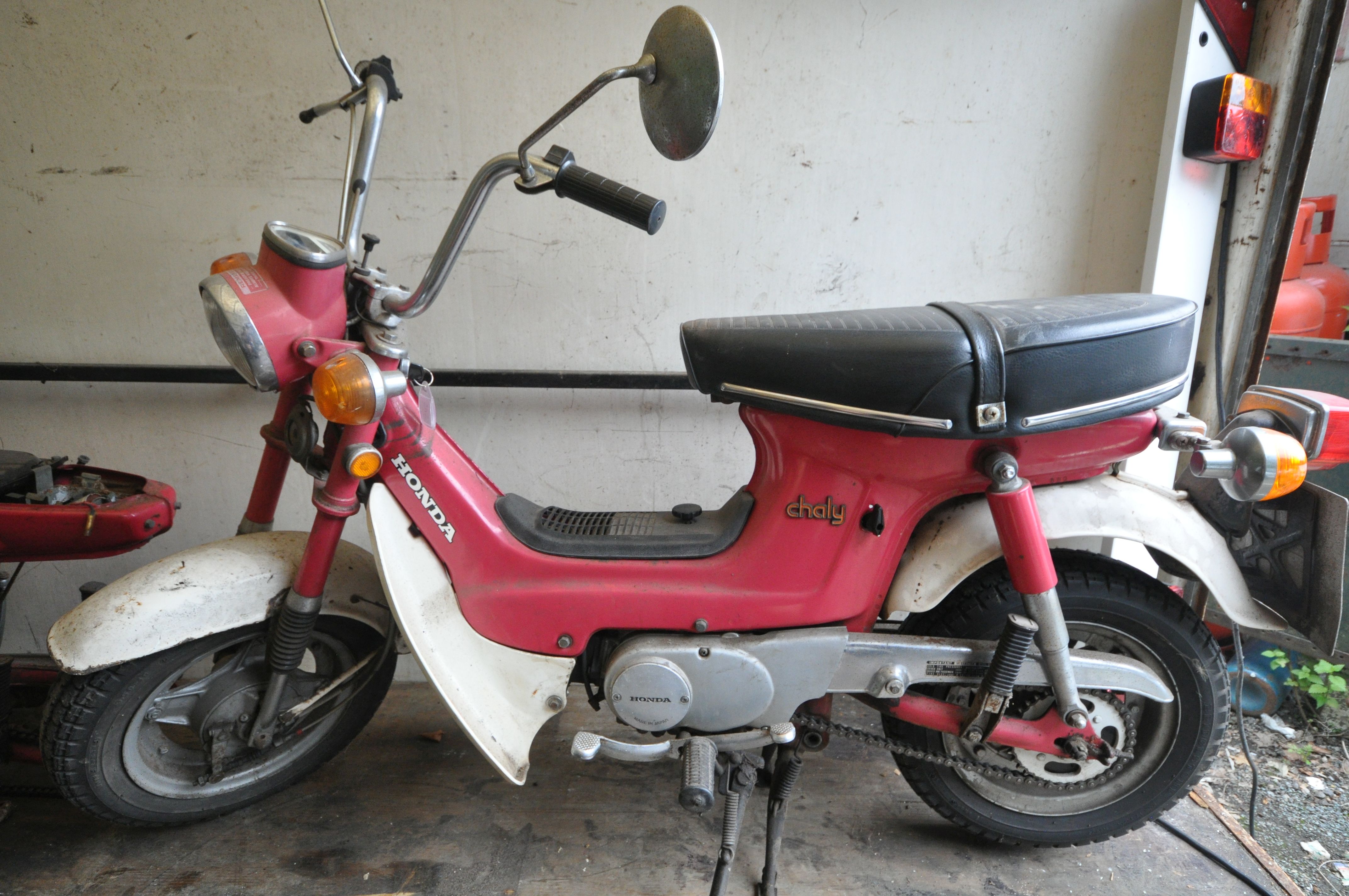 A 1976 HONDA CHALY - OEH 22P - This moped registered in June 1976, it has a 72cc petrol engine, No - Image 2 of 18