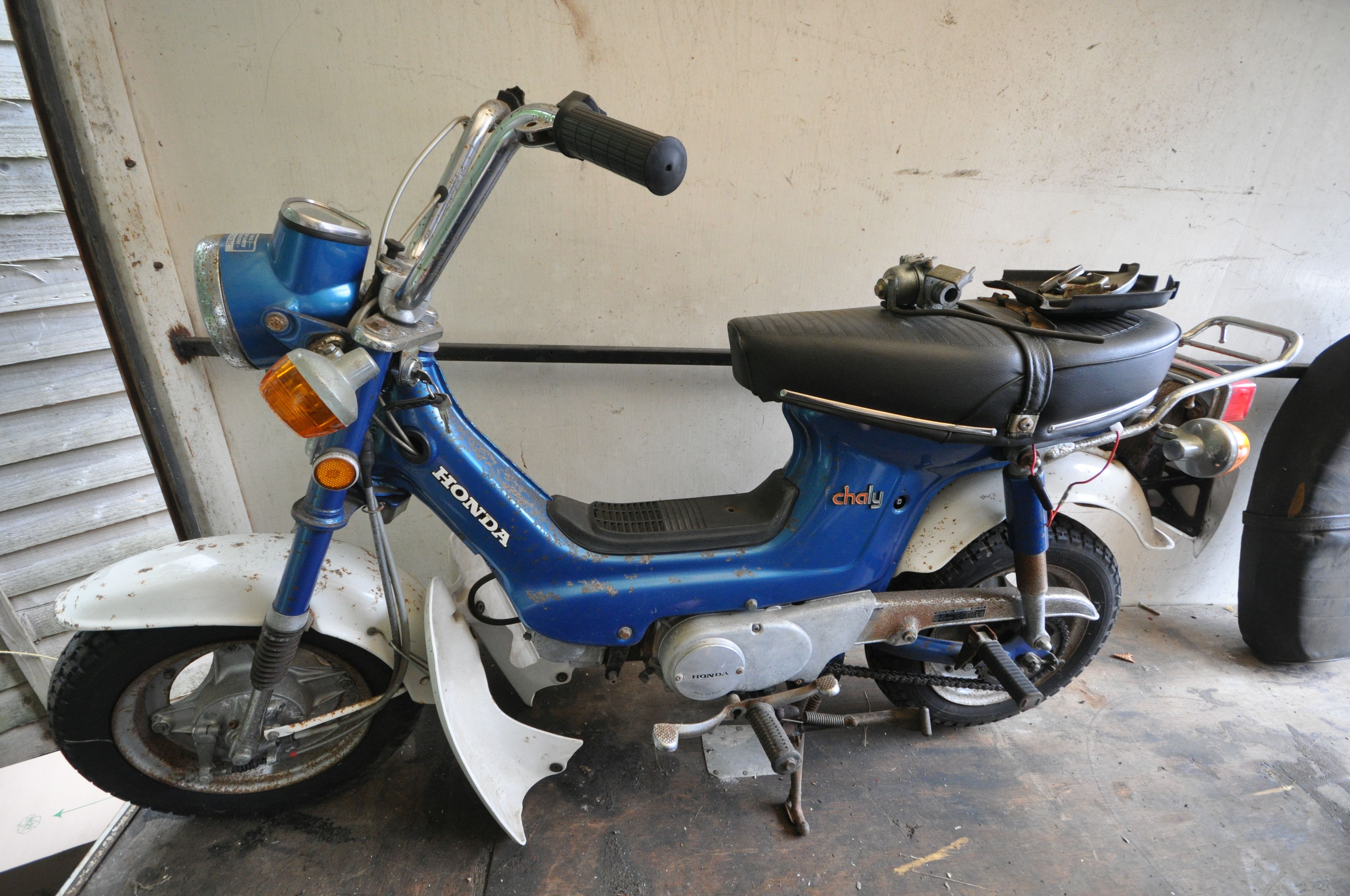 A 1975 HONDA CHALY - LBF 597P - This moped was first registered in August 1975, it has a 72cc petrol