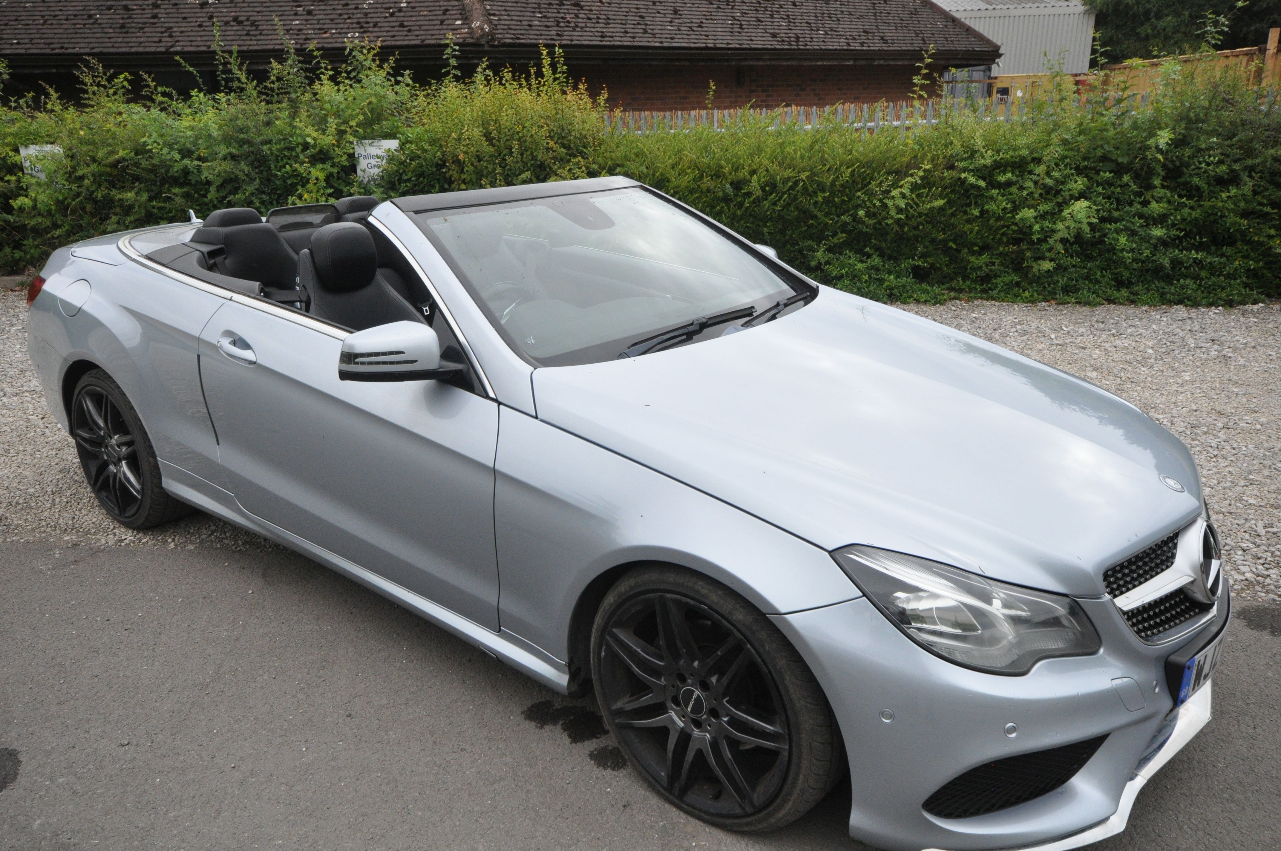 A 2014 Mercedes E350 AMG SPORT BLUETEC CABRIOLET - WJZ 6629 - This vehicle was first registered in - Image 9 of 13