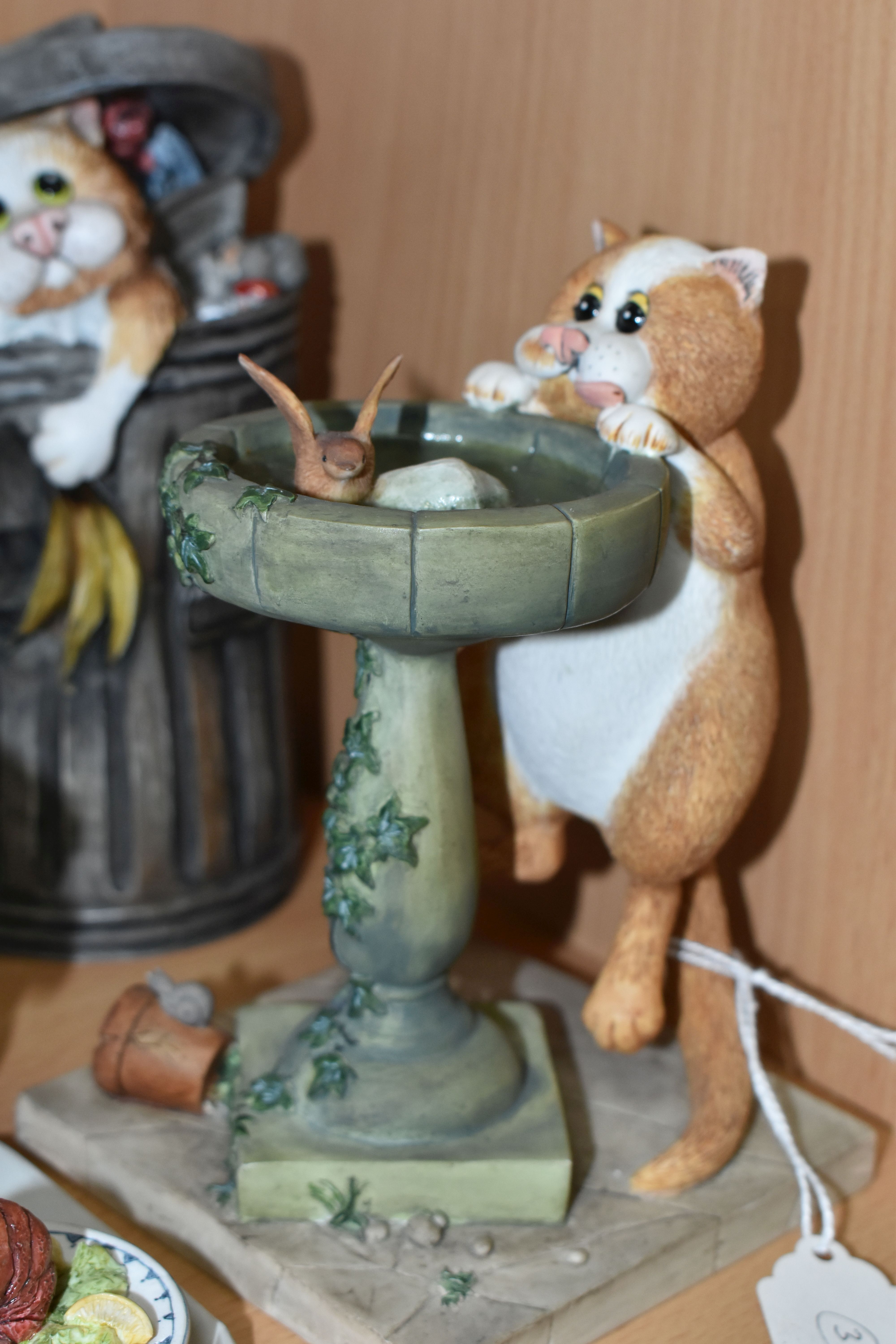 FIVE BORDER FINE ARTS 'COMIC & CURIOUS CATS' FIGURES, AND A WINSTANLEY KITTEN FIGURE, comprising - Image 5 of 7