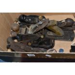 FIVE VARIOUS METAL WOODWORKING PLANES IN USED CONDITION, comprising a Record No. 0220, a Bed Rock
