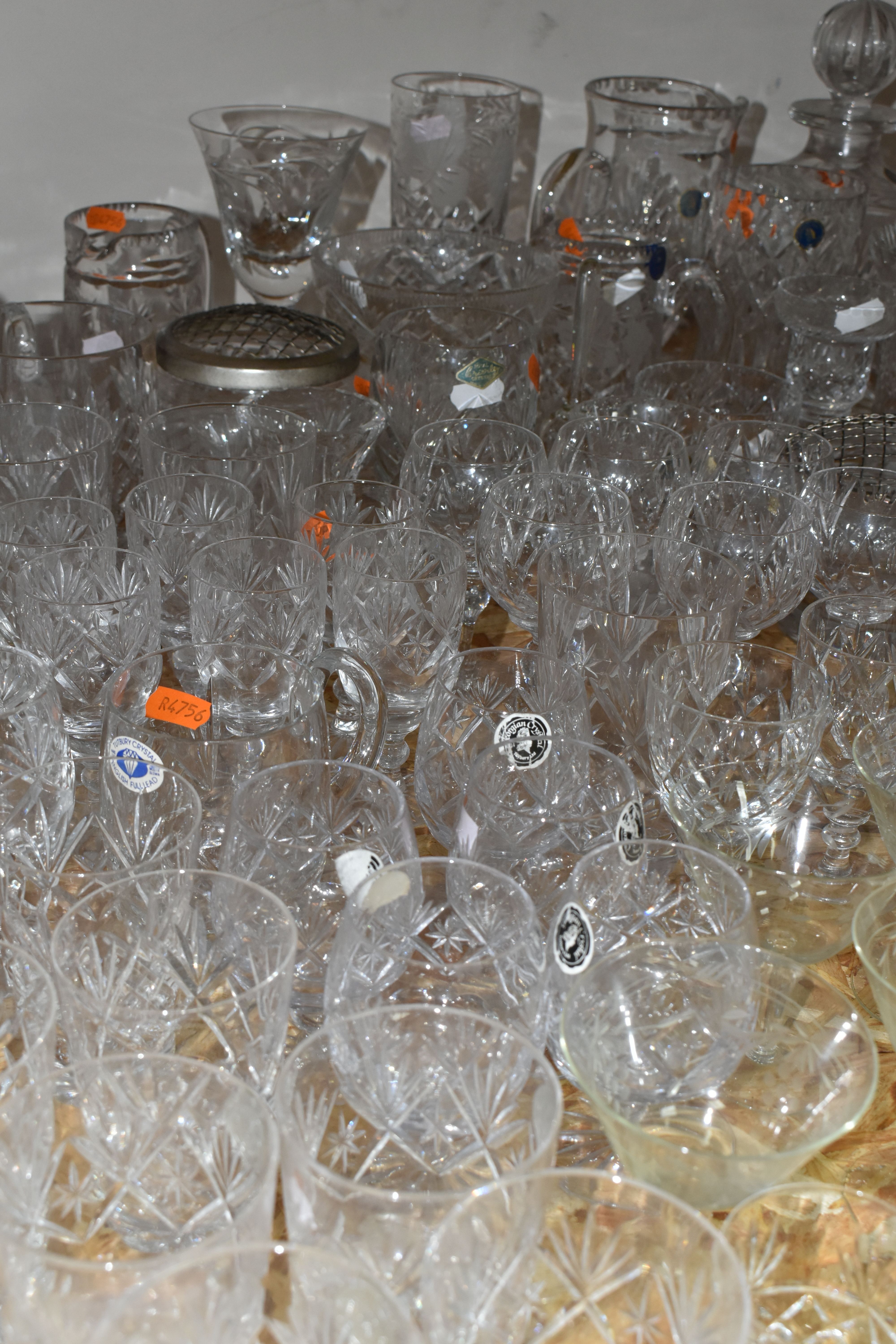 A QUANTITY OF CUT CRYSTAL AND OTHER GLASSWARE, approximately eighty to one hundred pieces, to - Image 6 of 6