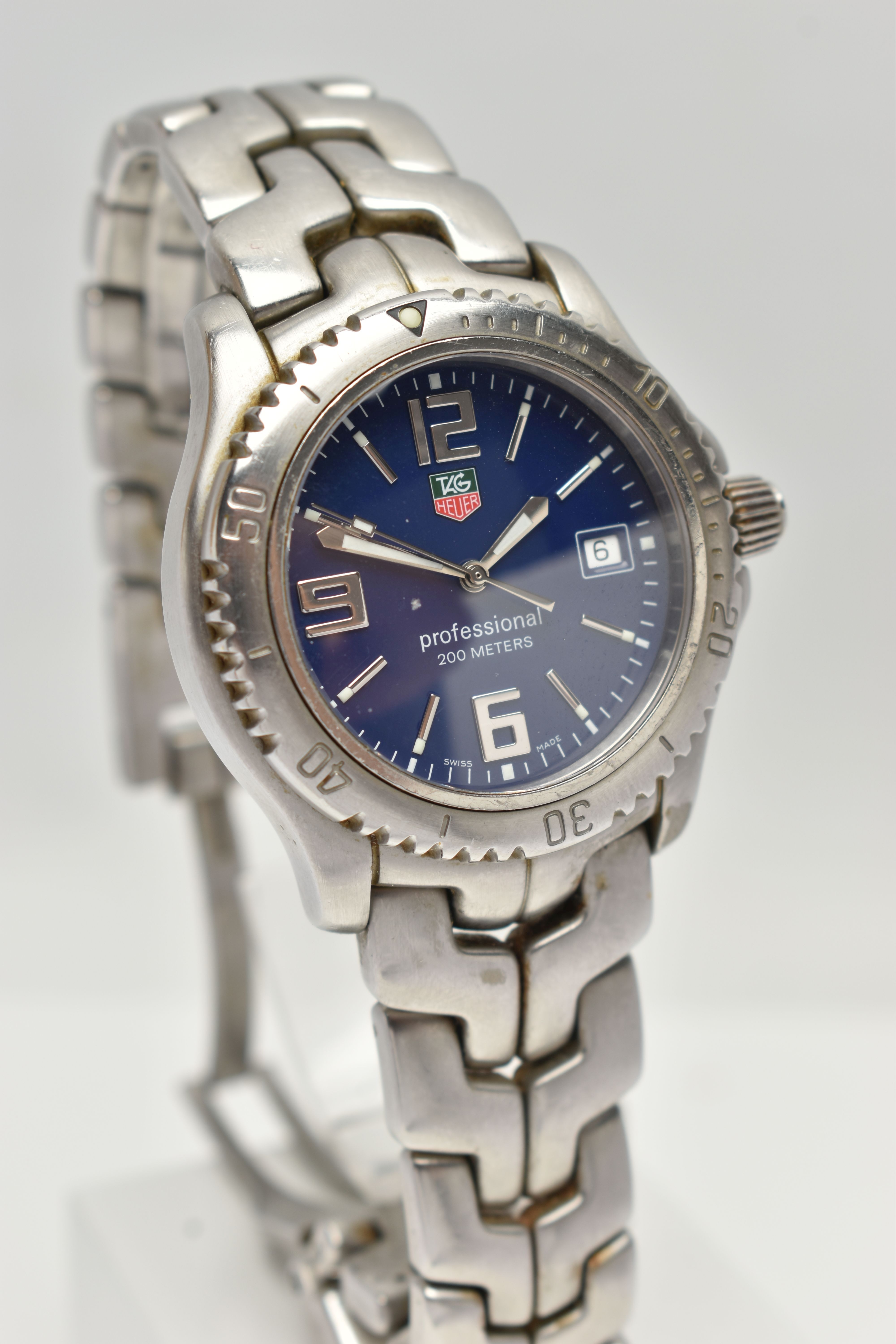 A TAG HEUER PROFFESSIONAL 200M WRISTWATCH, blue dial illuminous silver colour hourly applied - Image 2 of 6