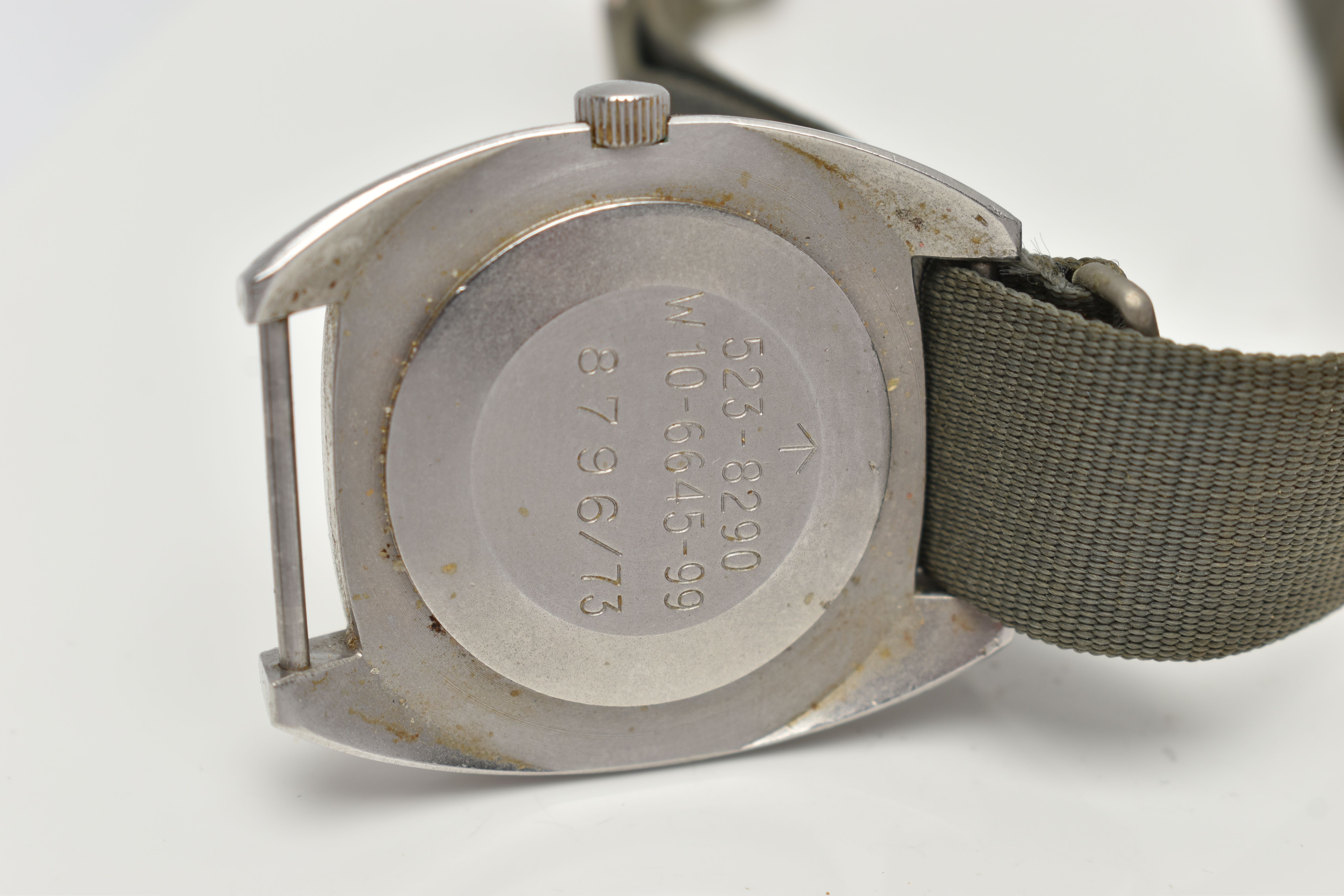 A VINTAGE HAMILTON BRITISH MILITARY ISSUE WRISTWATCH WITH BROAD ARROW SYMBOL, matt black dial with - Image 5 of 6