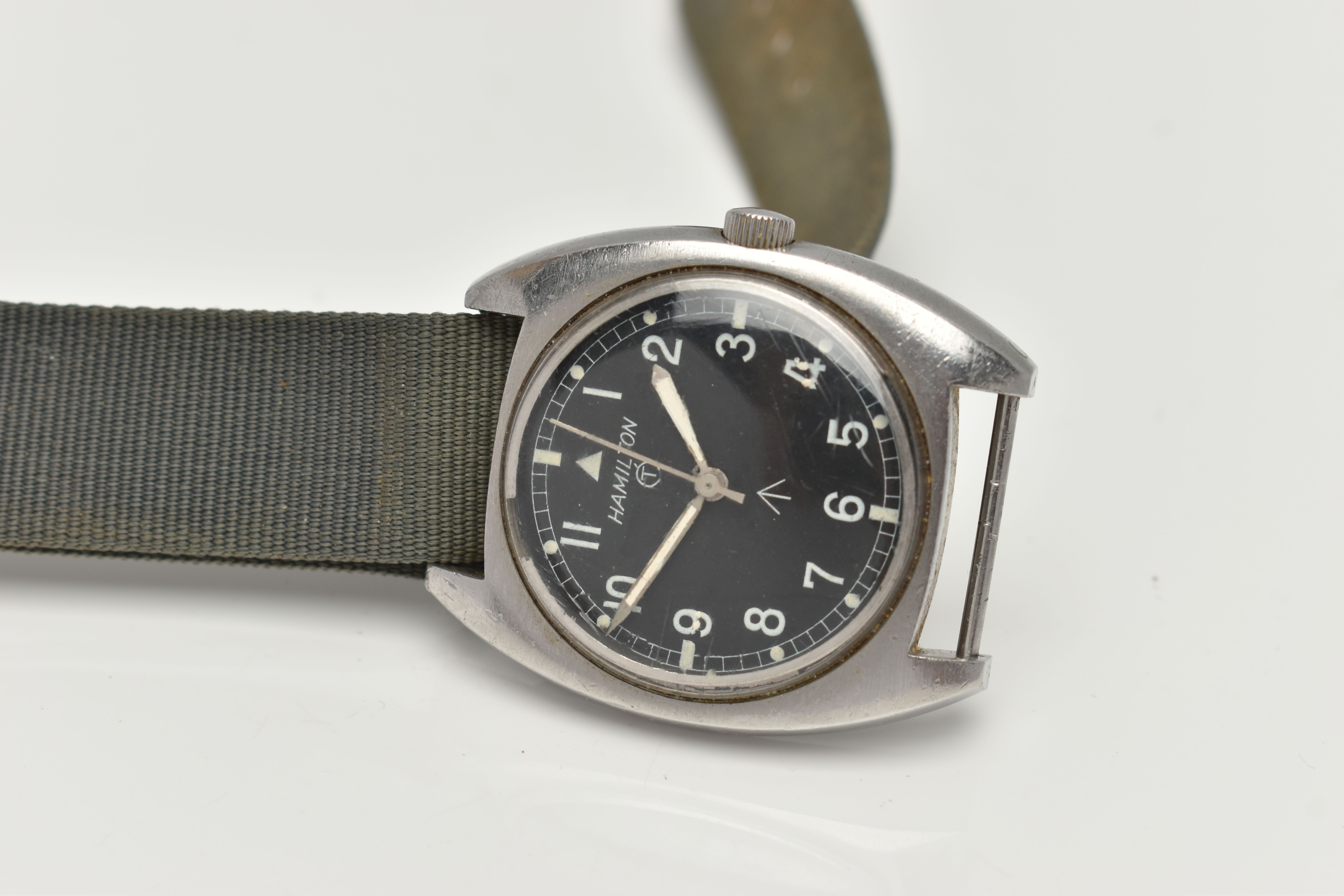 A VINTAGE HAMILTON BRITISH MILITARY ISSUE WRISTWATCH WITH BROAD ARROW SYMBOL, matt black dial with - Image 4 of 6