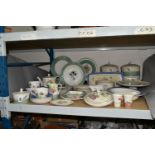 A QUANTITY OF WEDGWOOD 'SARAH'S GARDEN' DINNERWARE, comprising four covered casserole dishes, cake