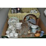 A BOX AND A WICKER HAMPER OF CERAMICS AND GLASSWARES, to include a large cream picnic hamper with