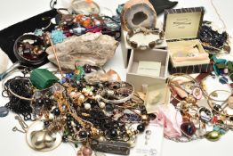 A BOX OF ASSORTED COSTUME JEWELLERY AND OTHER ITEMS, to include various beaded necklaces, bracelets,