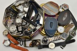 A BOX OF WRISTWATCHES AND ITEMS, to include a gents 'Pulsar Kinetic' wristwatch, a ladys 'Seiko