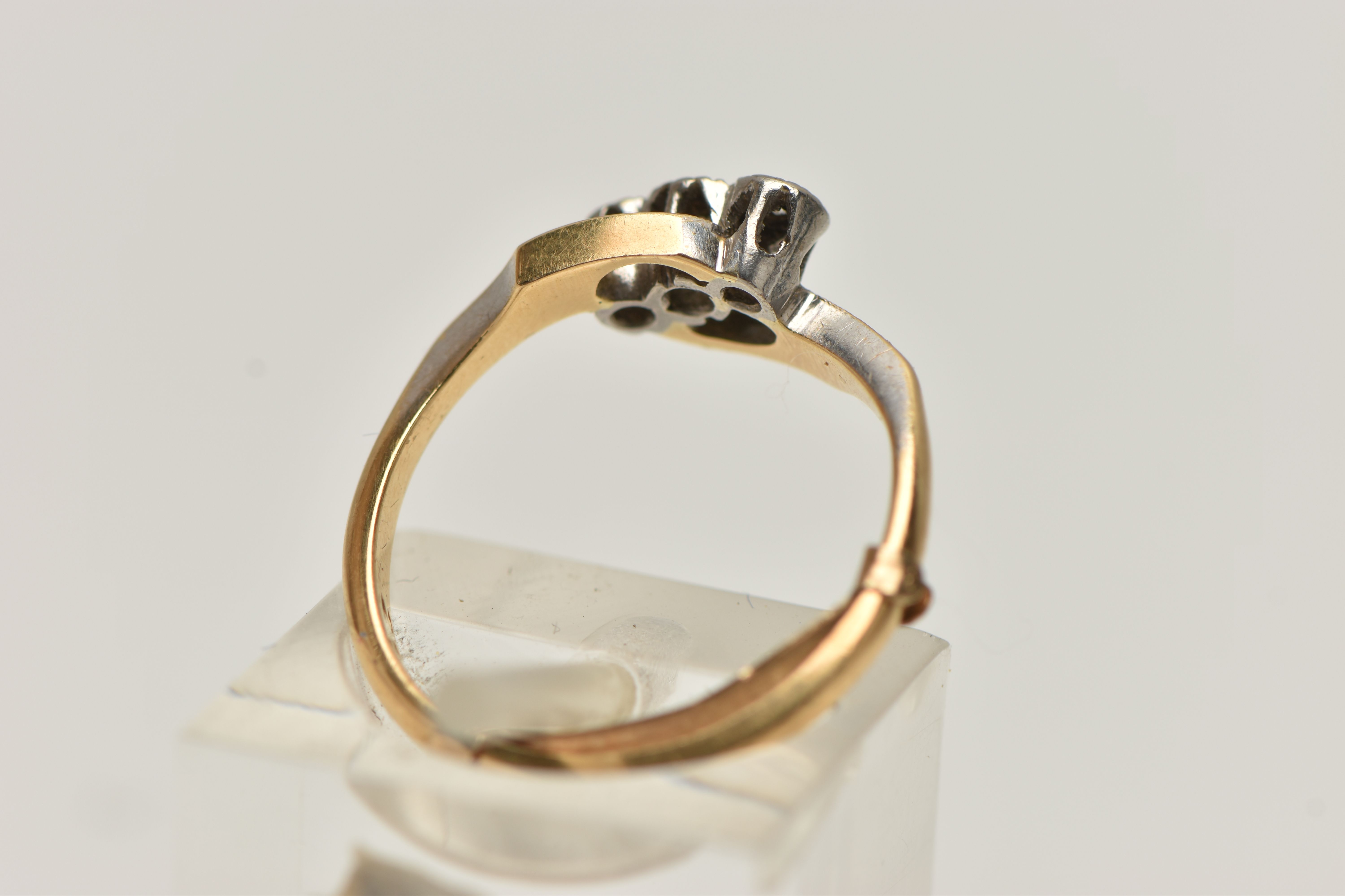 A THREE STONE DIAMOND RING, a yellow and white metal three stone diamond ring, three small single - Image 3 of 4