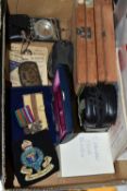 A BOX OF COLLECTABLES INCLUDING ITEMS OF MILITARY / WW2 INTEREST, including a pair of George VI