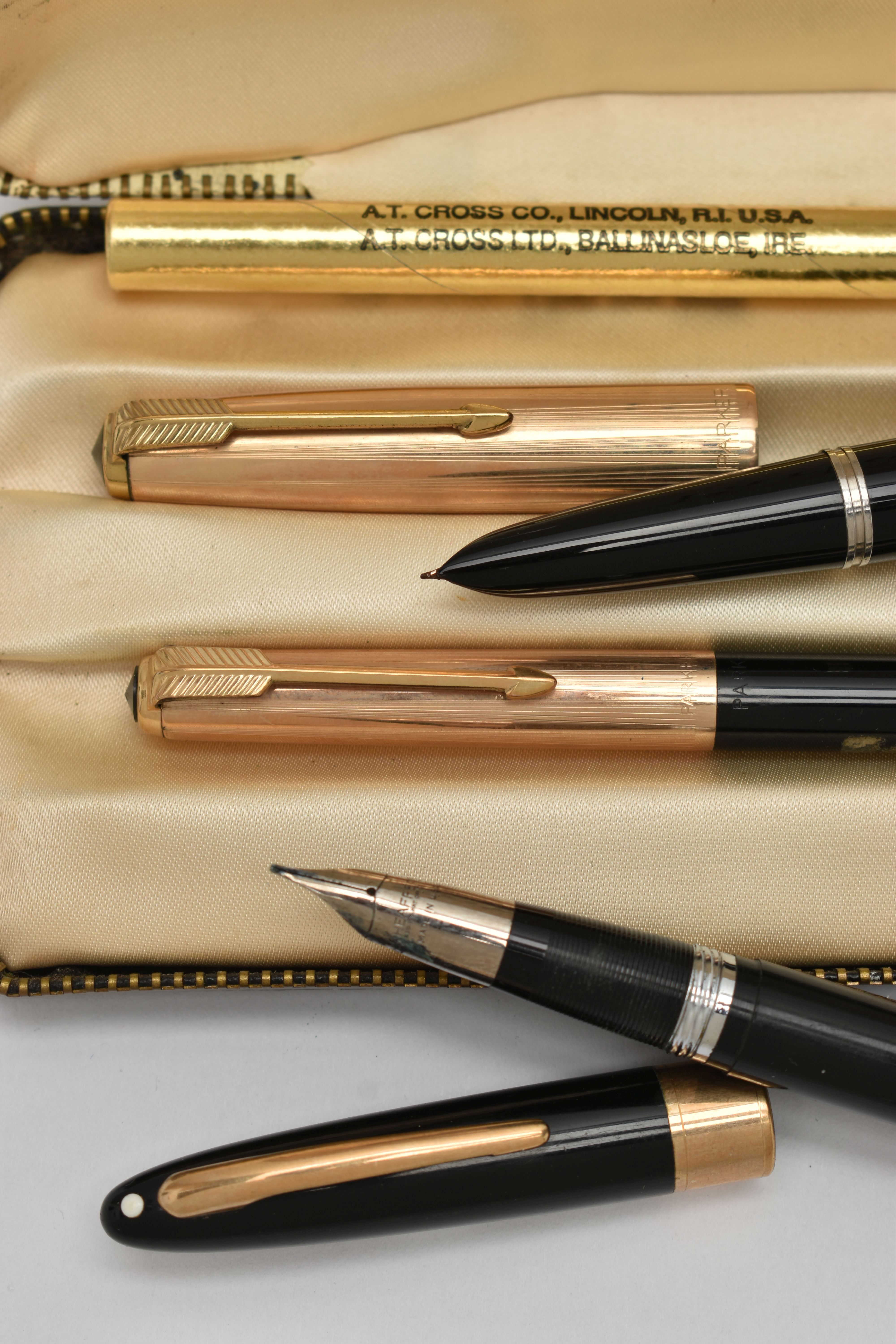 A CASED 'PARKER' SET AND A SHEAFFER PEN, a matching fountain pen and pencil set signed 'Parker' - Image 2 of 3