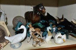 A GROUP OF CERAMIC ANIMALS AND BIRDS, to include a brown gloss Beswick 'Burnham Beauty' Harnessed