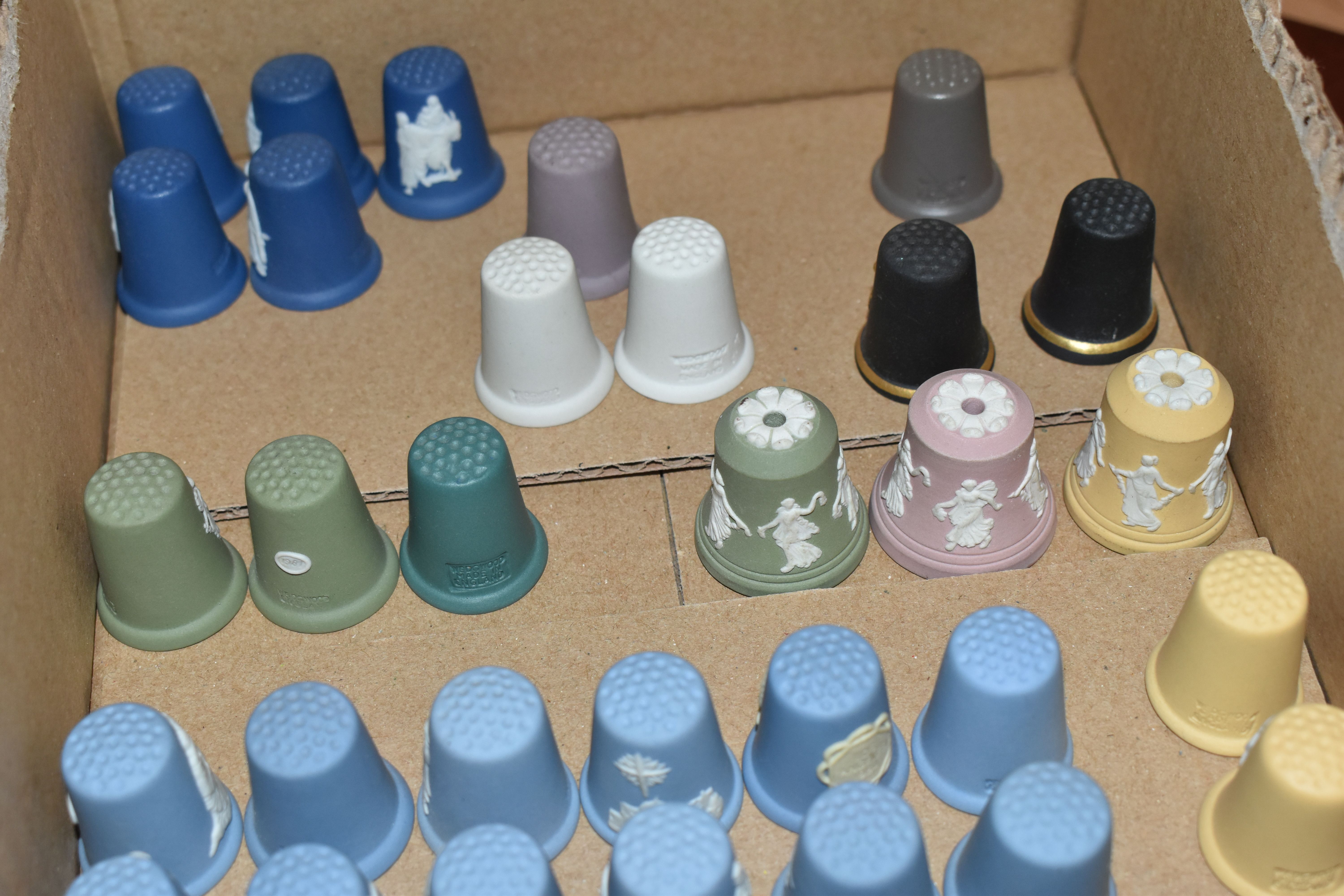 A WEDGWOOD BLUE JASPERWARE 'THE KING AND QUEENS OF ENGLAND' THIMBLE COLLECTION WITH DISPLAY SHELF, - Image 3 of 5