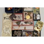 A BOX OF ASSORTED JEWELLERY, to include an AF 'Swarovski' bunch of grapes brooch, a small assortment