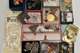 A BOX OF ASSORTED JEWELLERY, to include an AF 'Swarovski' bunch of grapes brooch, a small assortment