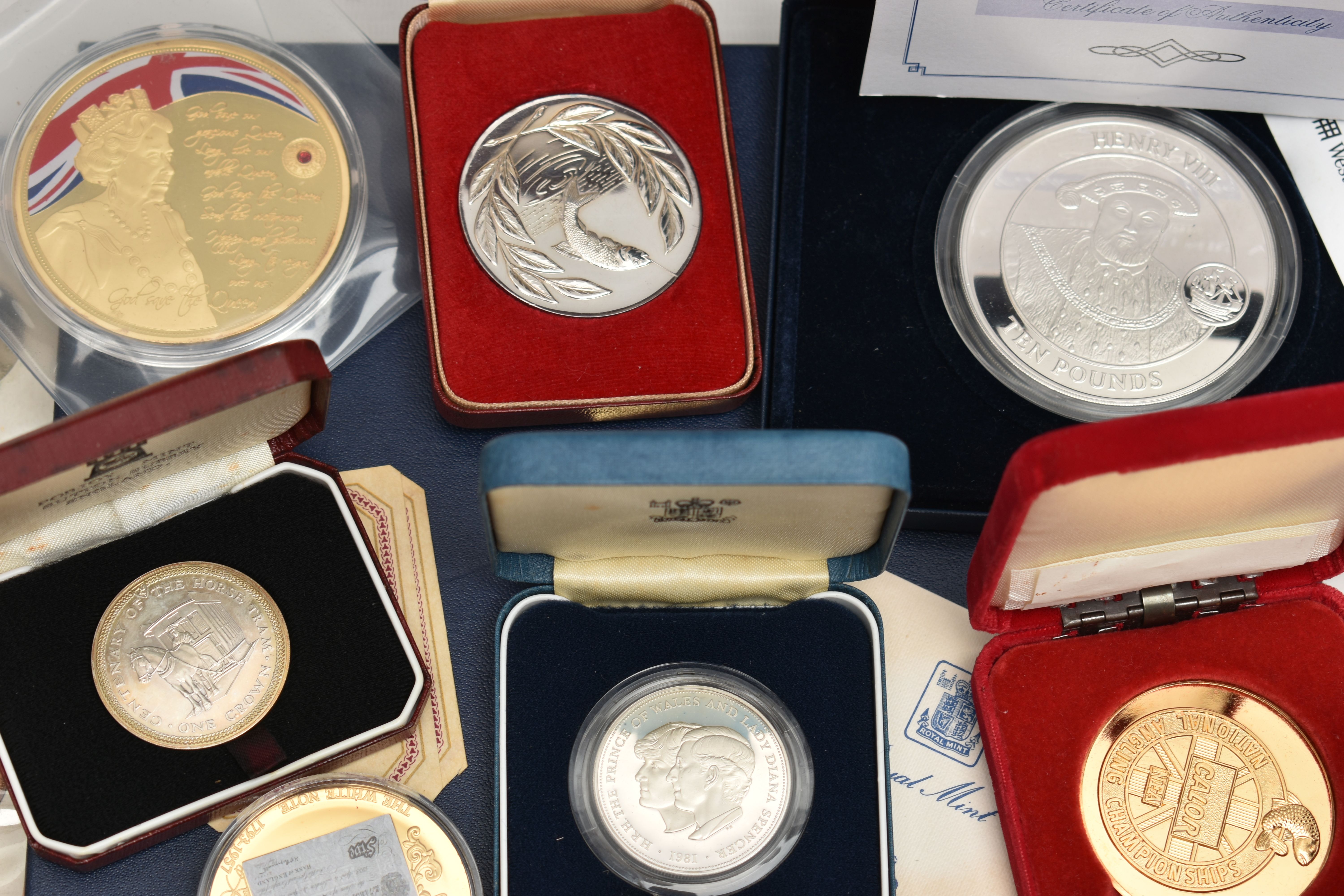 A CARDBOARD BOX CONTAINING MAINLY UK BOXED AND LOOSE SILVER COINAGE, to include a 2009 Gibraltar - Image 6 of 8