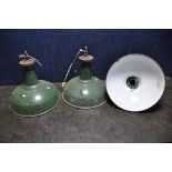 A SET OF THREE GREEN VINTAGE INDUSTRIAL ENAMAL PENDANT LIGHTS