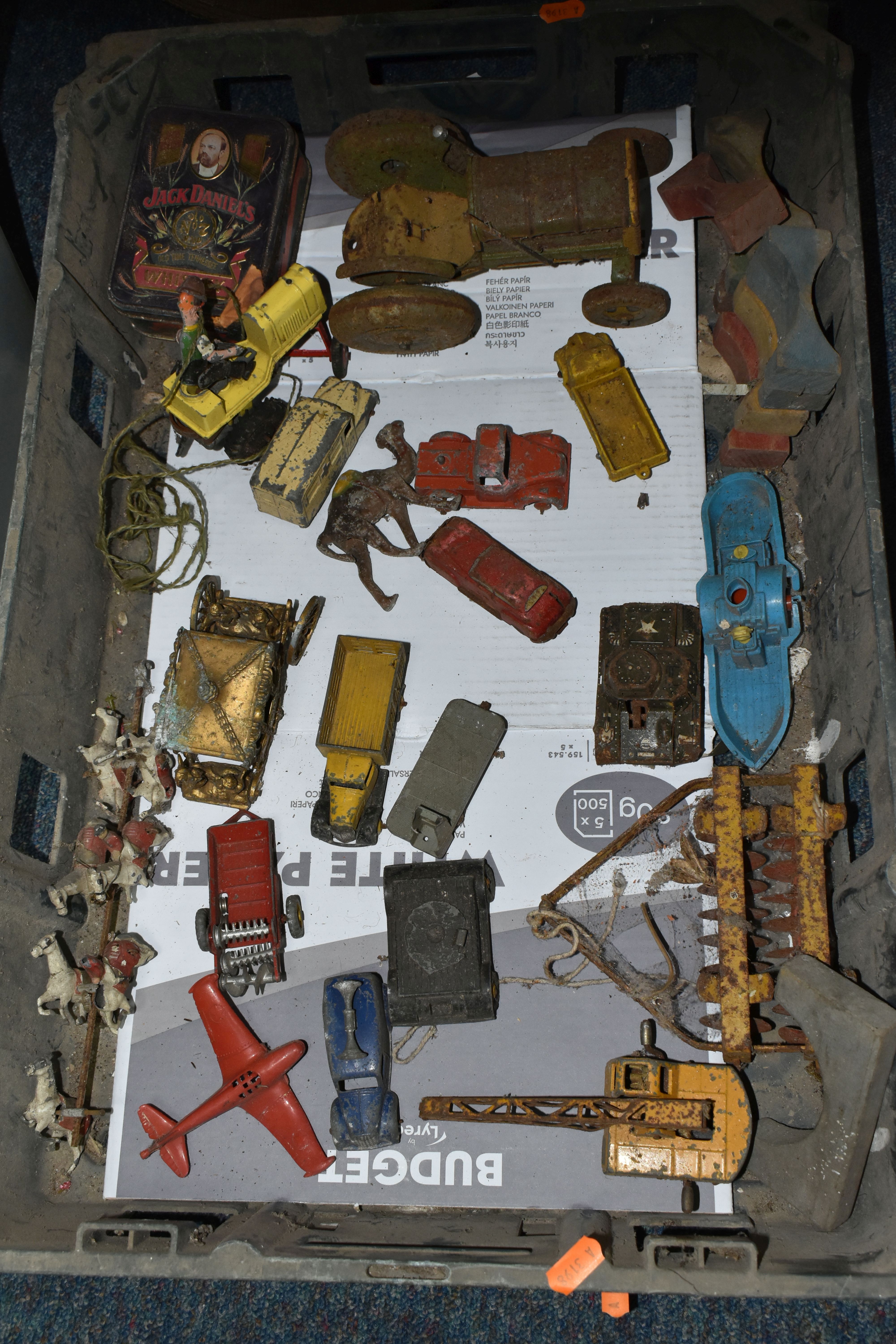 A QUANTITY OF UNBOXED AND ASSORTED PLAYWORN DIECAST AND TINPLATE VEHICLES, to include Mettoy - Image 2 of 5