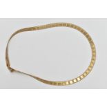 A 9CT GOLD FLATTENED CHAIN NECKLACE, to the spring release clasp, with 9ct import mark, length