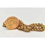 A YELLOW METAL BELCHER CHAIN BRACELET AND HALF SOVEREIGN COIN, double belcher chain bracelet