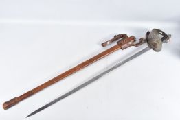A 20TH CENTURY GEORGE V 1897 PATTERN SWORD, the hilt is rubbed but the GR and the crown are still