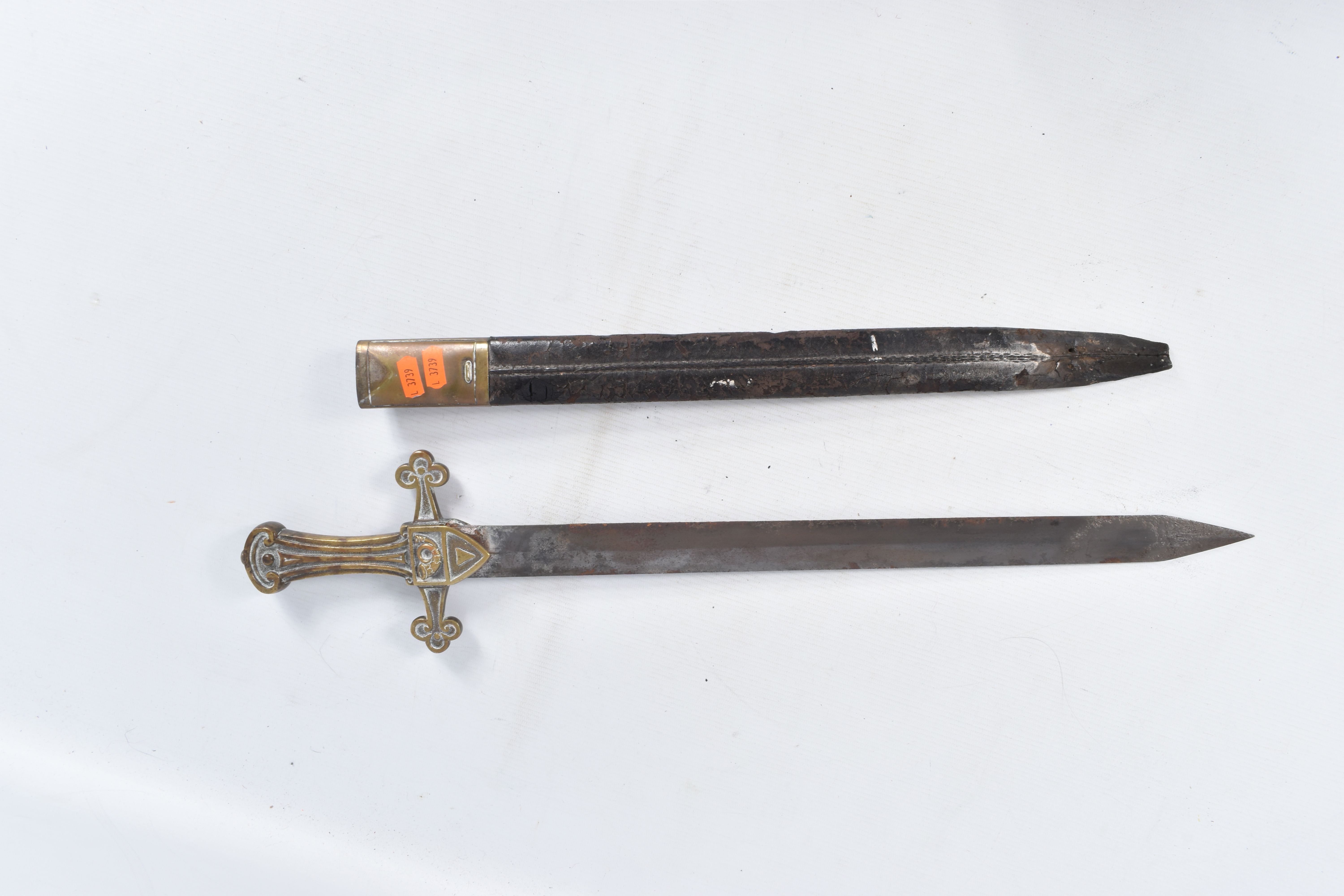 A VICTORIAN ERA BANDMANS SHORT SWORD, this features a double edged blade with a cast brass hilt, the - Image 4 of 21