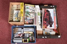 A QUANTITY OF SEALED AIRFIX OO/HO GAUGE MODEL RAILWAY LINESIDE BUILDING AND ACCESSORY KITS,