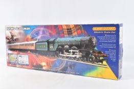 A BOXED HORNBY RAILWAYS OO GAUGE FLYING SCOTSMAN TRAIN SET, No.R1001, comprising said locomotive