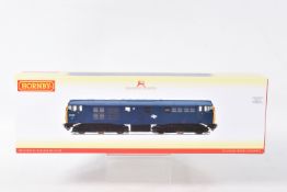 A BOXED HORNBY RAILWAYS OO GAUGE CLASS 31 LOCOMOTIVE, No.31 102, B.R. blue livery (R3746), appears