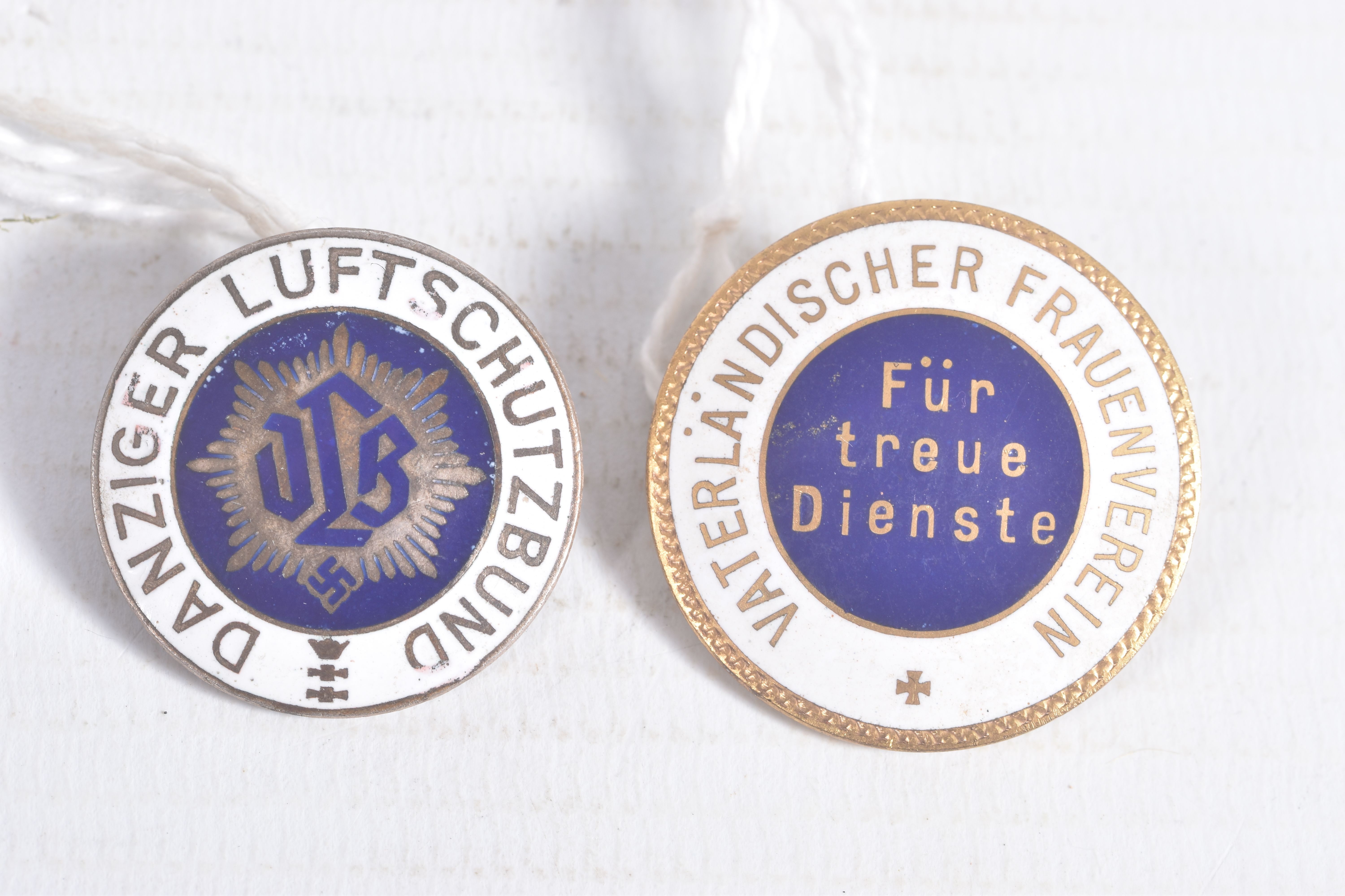 TWO GERMAN PIN BADGES to include a Danzinger Luftschutzbund pin that is marked Ges Gesch on - Image 2 of 4