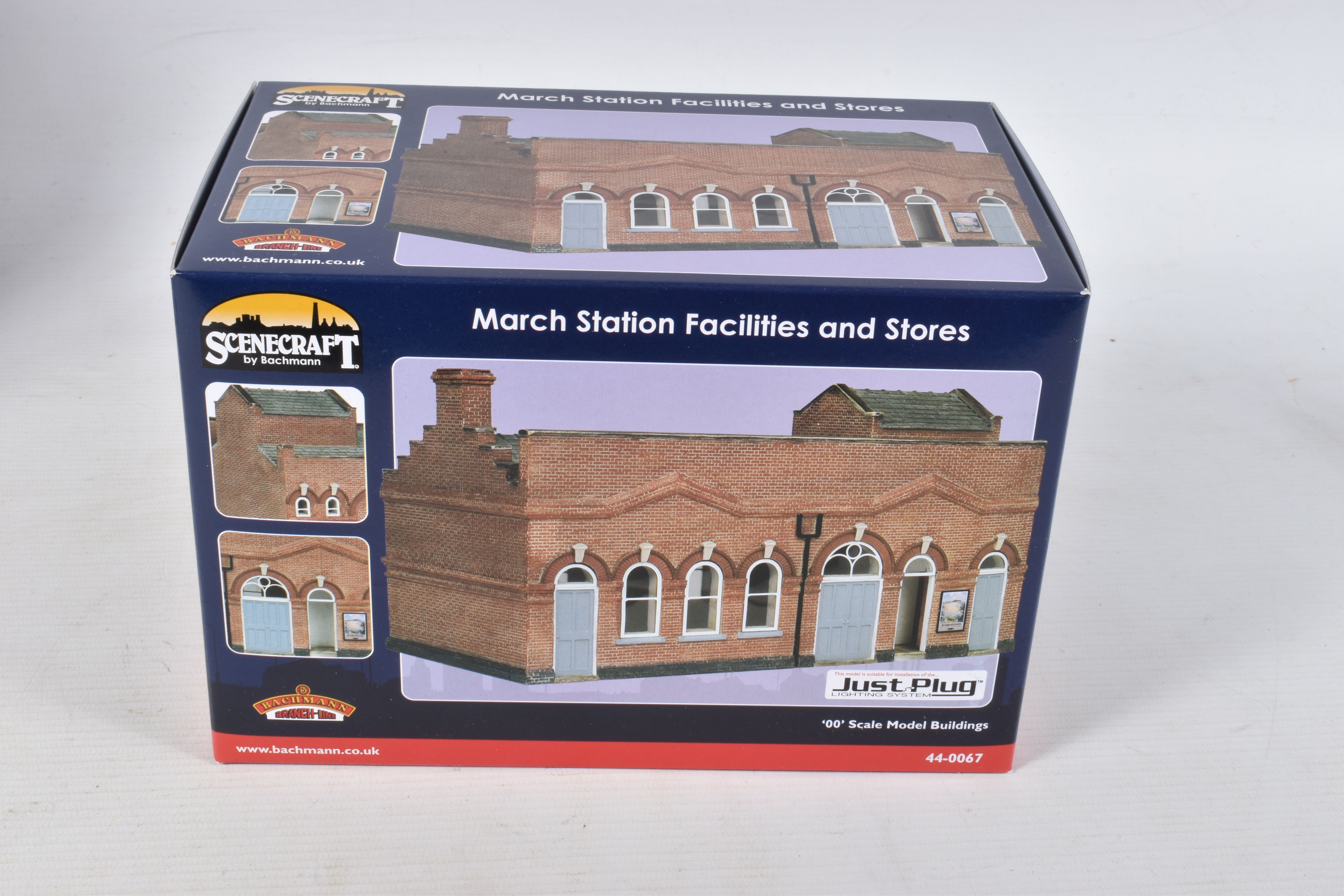 A QUANTITY OF BOXED BACHMANN OO GAUGE LINESIDE BUILDINGS AND ACCESSORIES, to include a March Station - Image 2 of 7