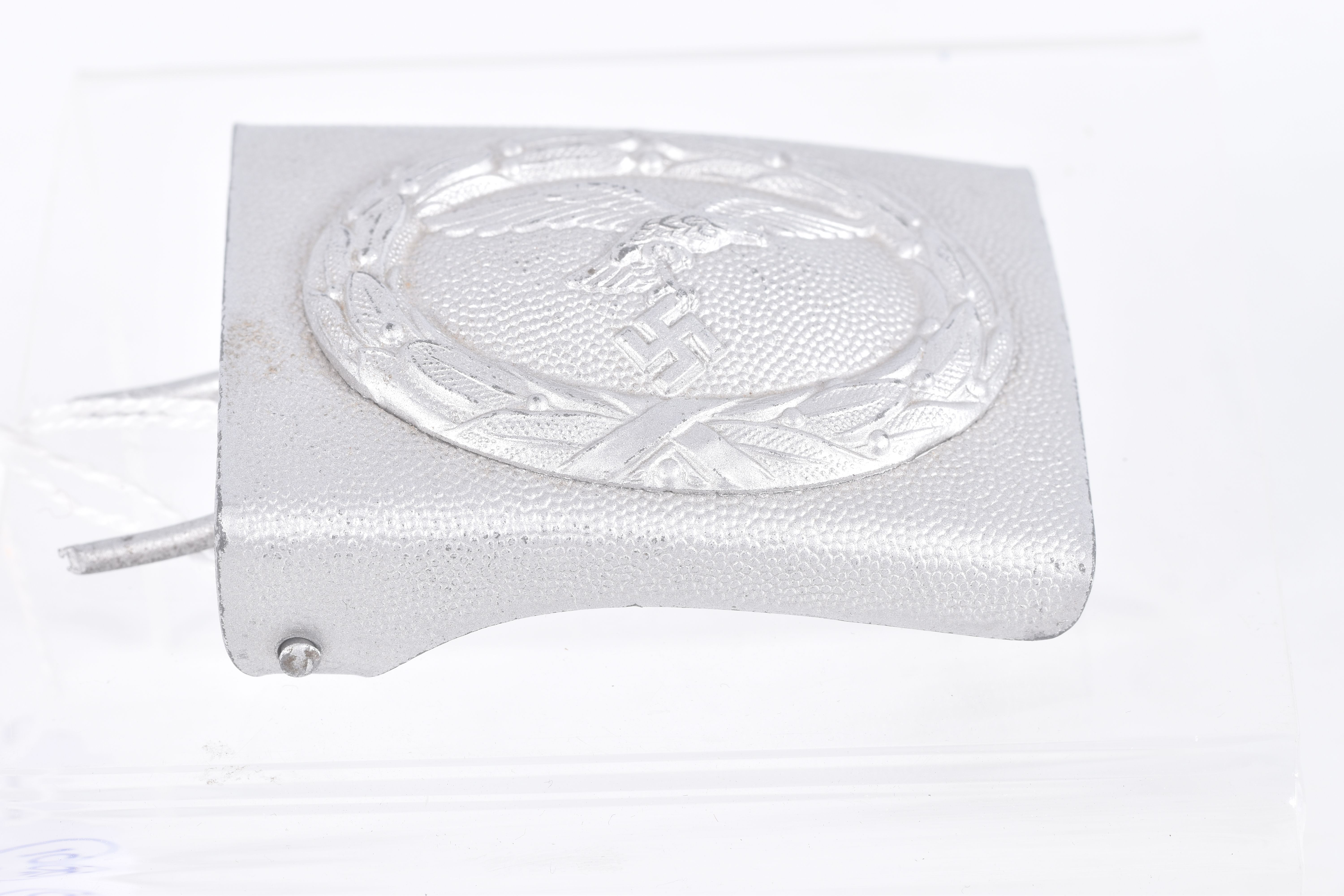 A THIRD REICH LUFTWAFFE BELT BUCKLE, this is made from zinc and was produced 1936 onwards to be worn - Image 5 of 7