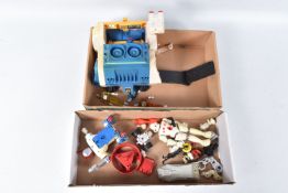 A QUANTITY OF UNBOXED AND ASSORTED MEGO MICRONAUGHTS FIGURES AND ACCESSORIES, to include