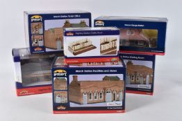A QUANTITY OF BOXED BACHMANN OO GAUGE LINESIDE BUILDINGS AND ACCESSORIES, to include a March Station