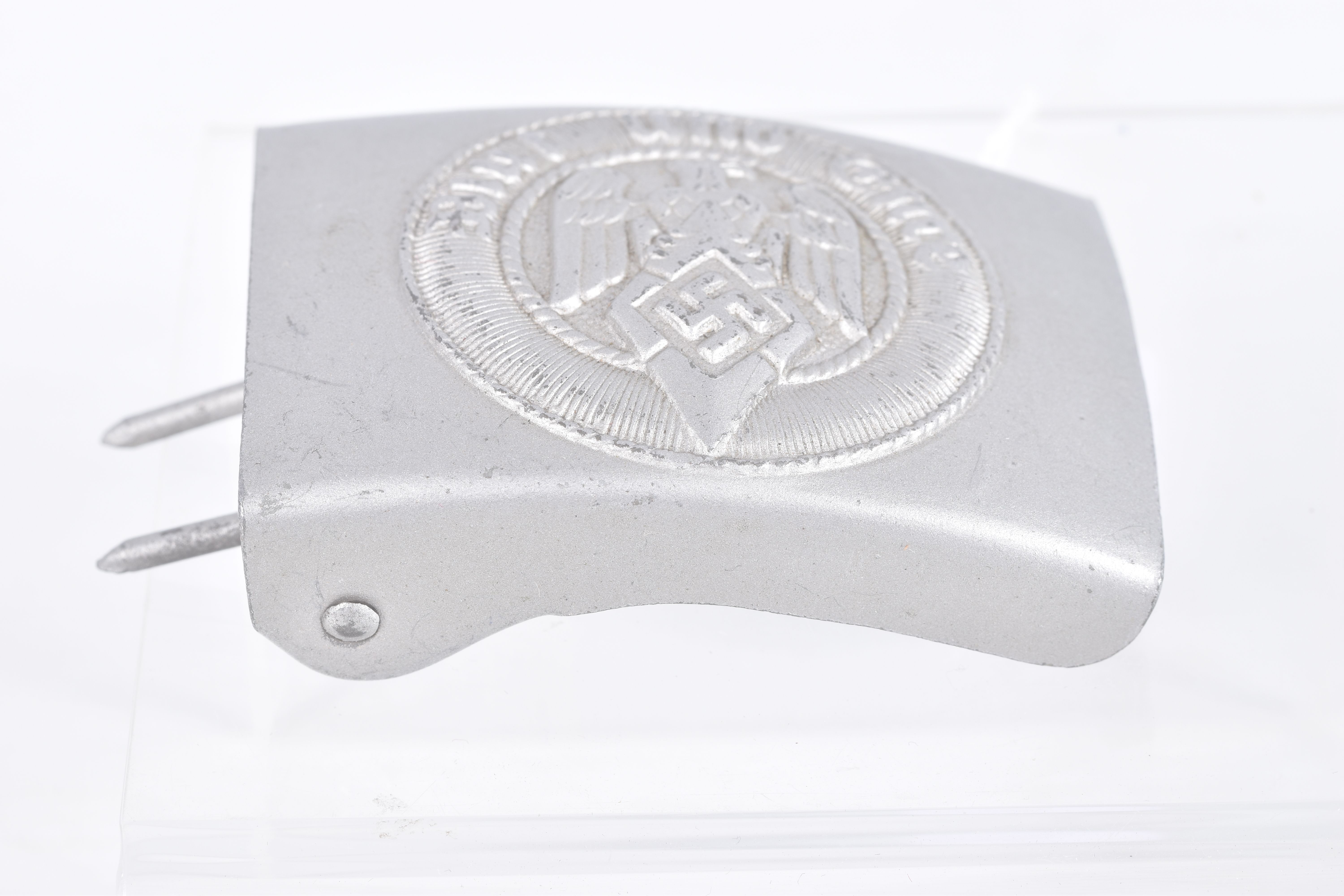 A THIRD REICH GERMAN YOUTH BELT BUCKLE, the front features a closed winged eagle - Image 6 of 8