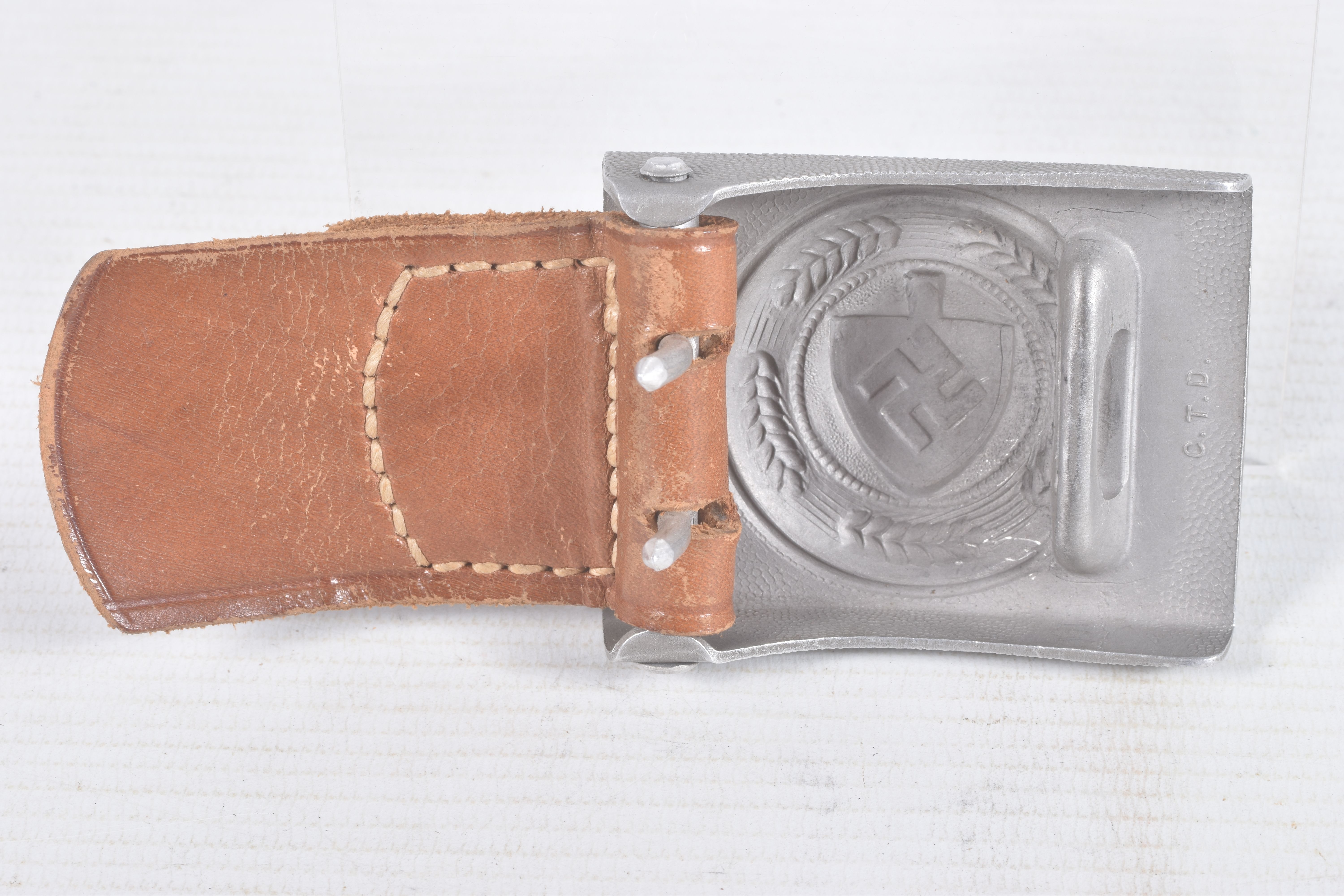 A WWII ERA GERMAN R.A.D BELT BUCKLE, this buckle is aluminium and features the RAD (Reich - Image 5 of 11