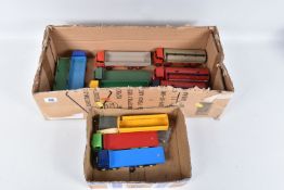 A QUANTITY OF UNBOXED AND ASSORTED DINKY TOYS LORRIES, mixture of assorted Foden and Leyland