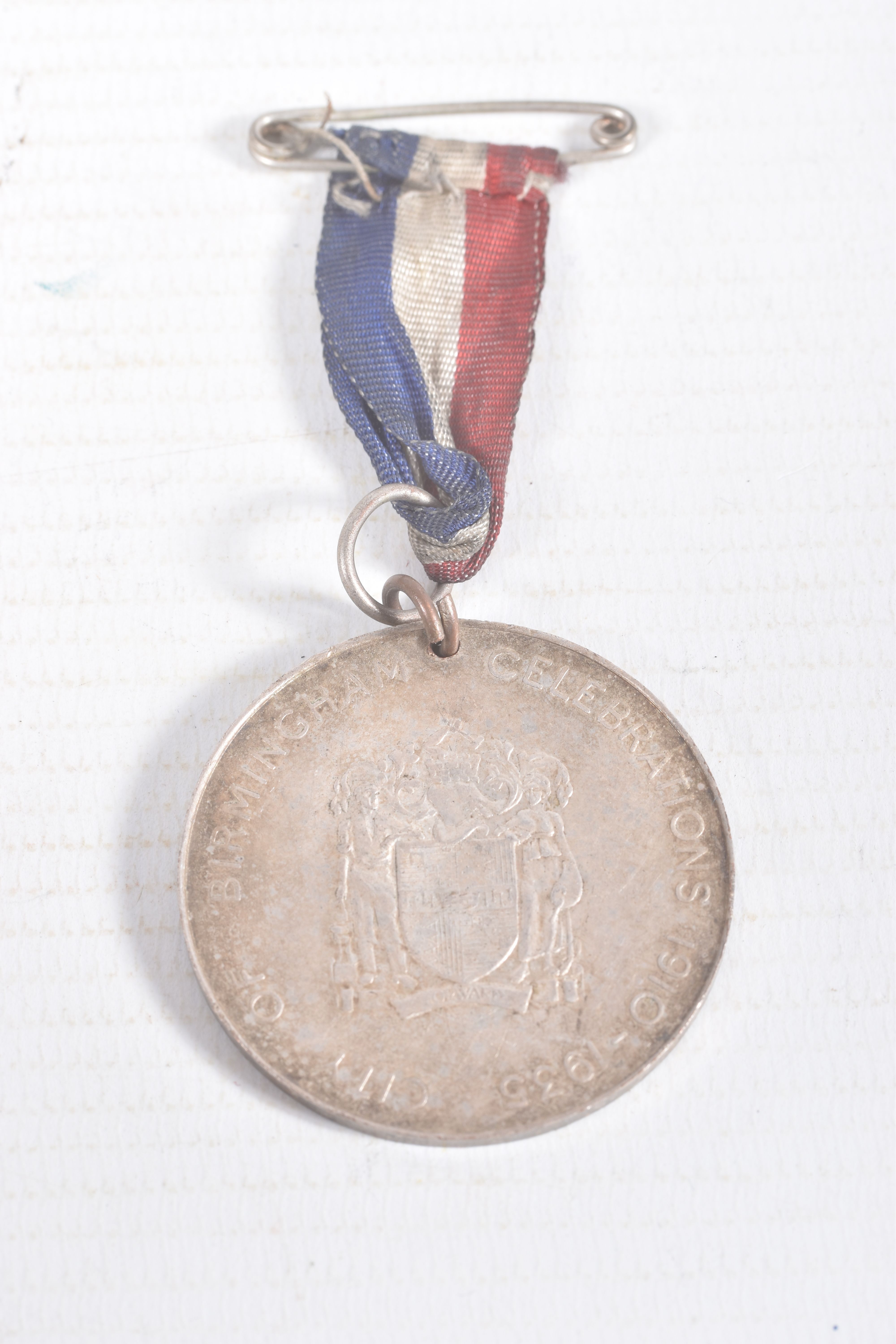 A WWI 1914-1915 TRIO OF MEDALS AND A SELECTION OF CORONATION AND JUBILEE MEDALS, pin badges, coins - Image 14 of 26