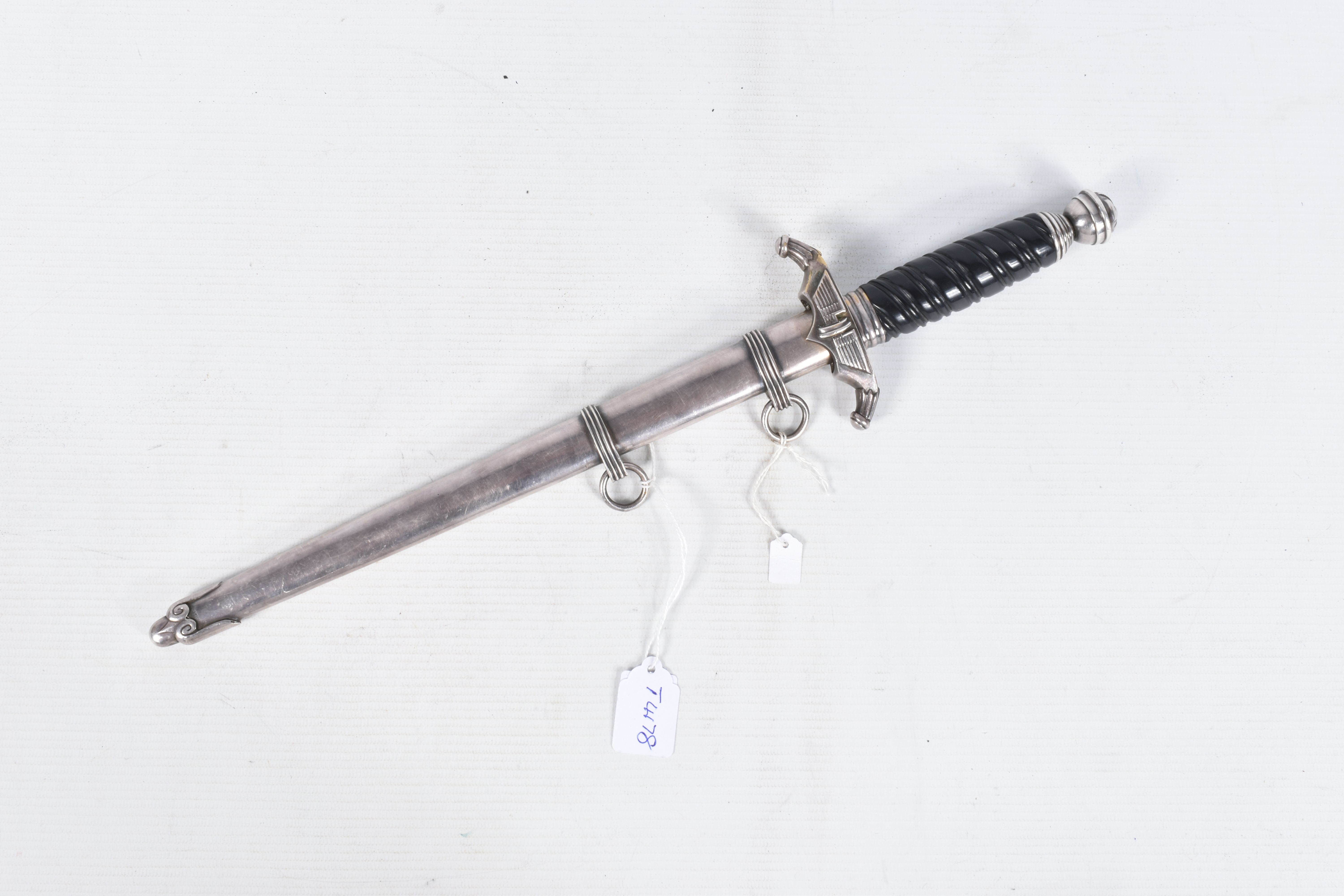 A WWII ERA GERMANY RAILWAY DAGGER, we believe that the blade was taken from an army dagger - Image 2 of 26